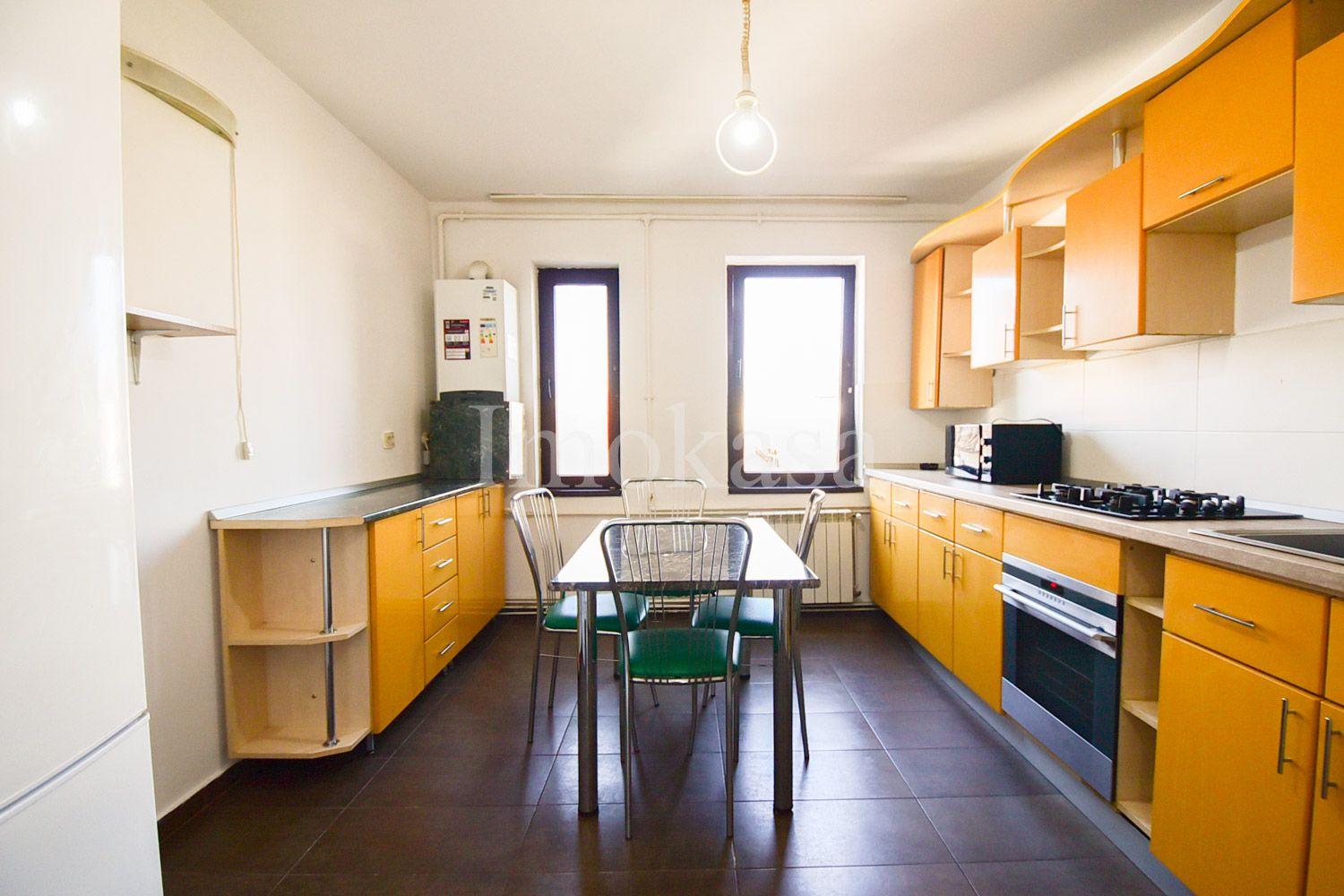 Apartament 3 camere, 2 bai, balcon, zona Politie - 6