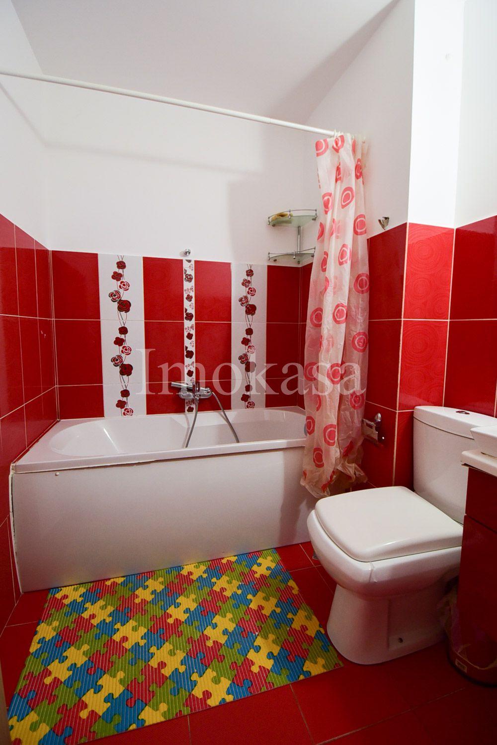 Apartament 3 camere, 2 bai, balcon, zona Politie - 9