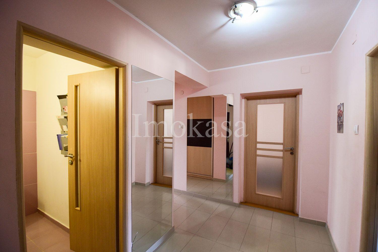 Apartament 3 camere, 2 bai, balcon, zona Politie - 4