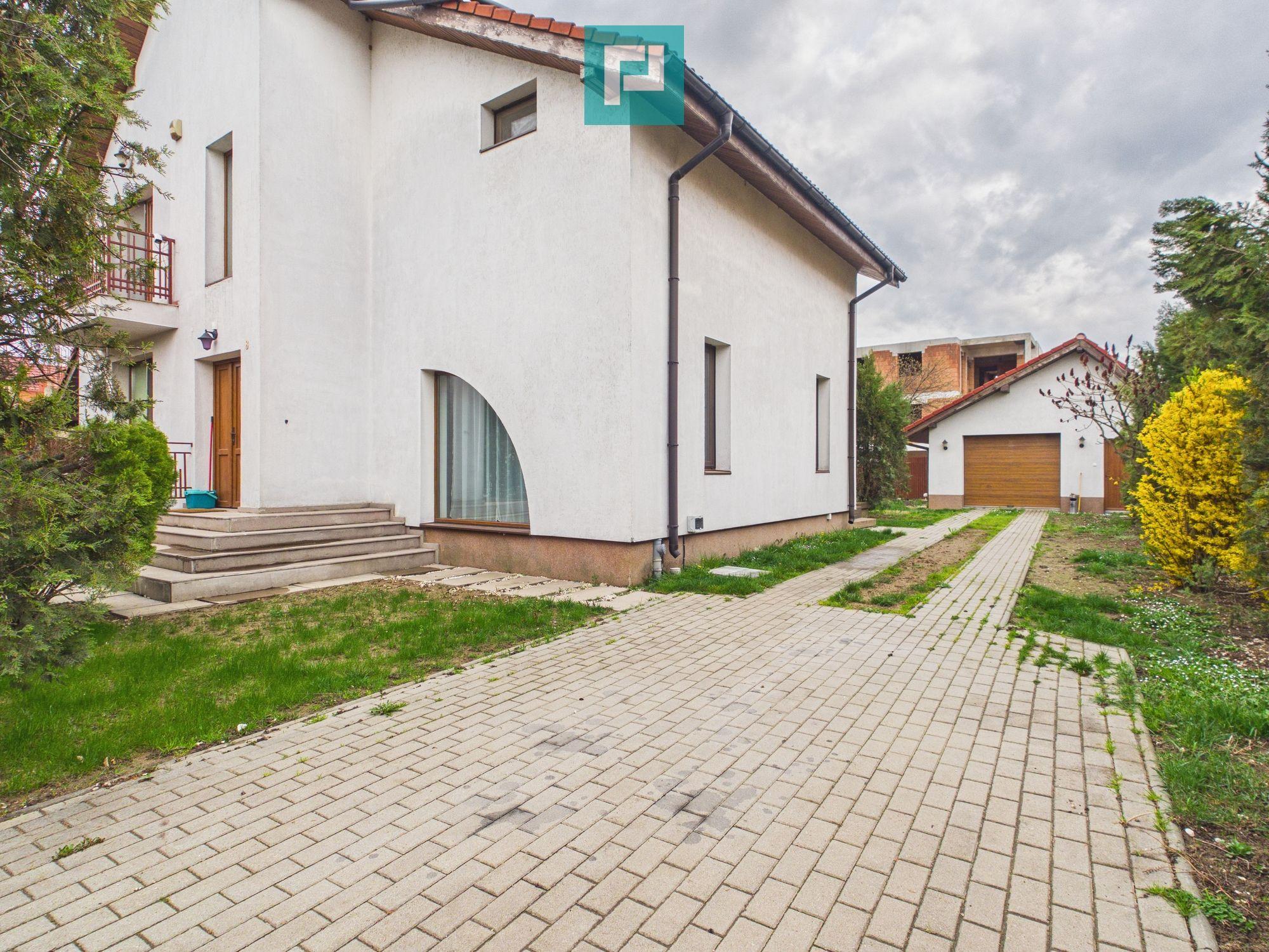 Vilă modernă 5 camere Mosnița Nouă - 1