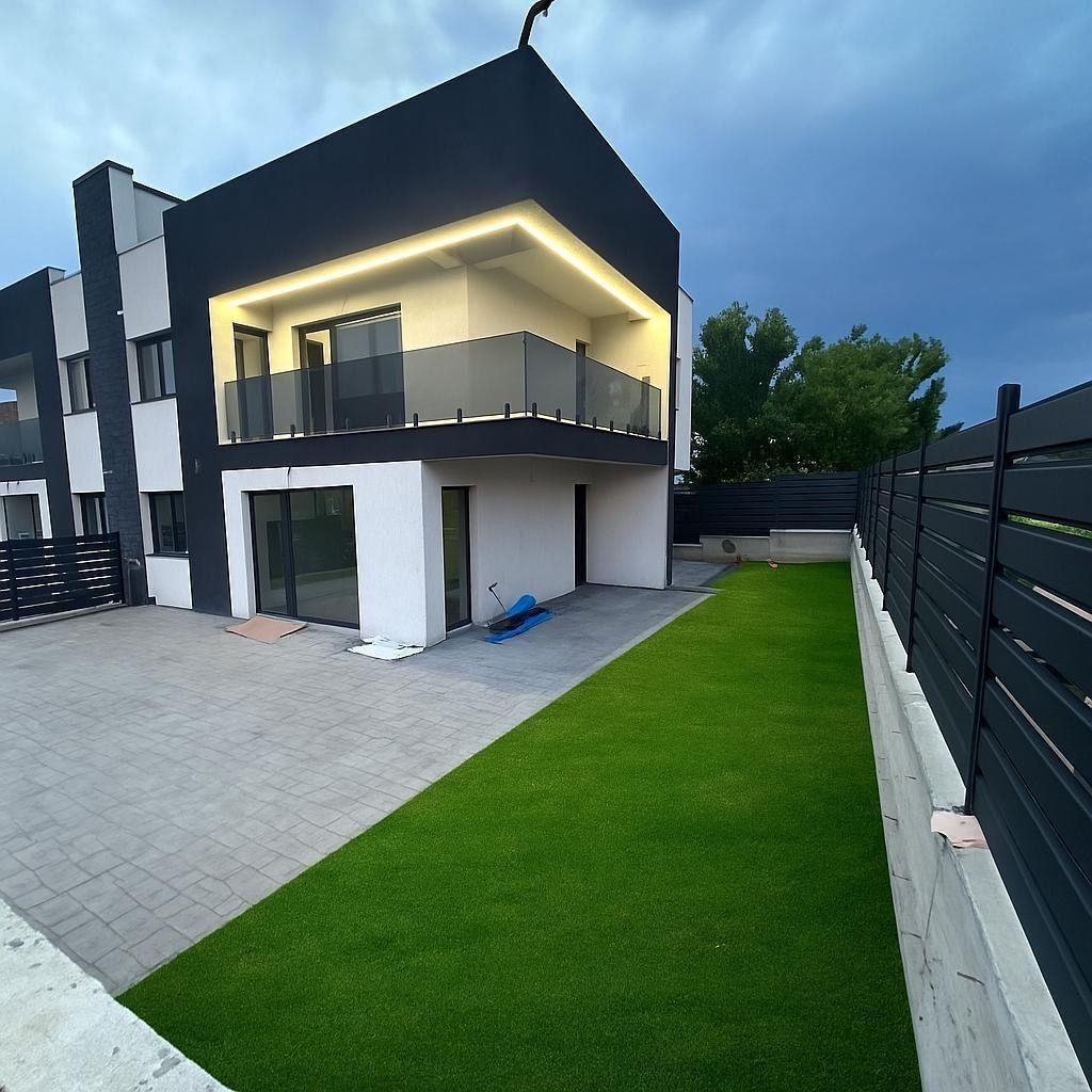 Casa , 4 camere, Rediu, 200 mp €220.000 Cod Oferta: 8065 - 8