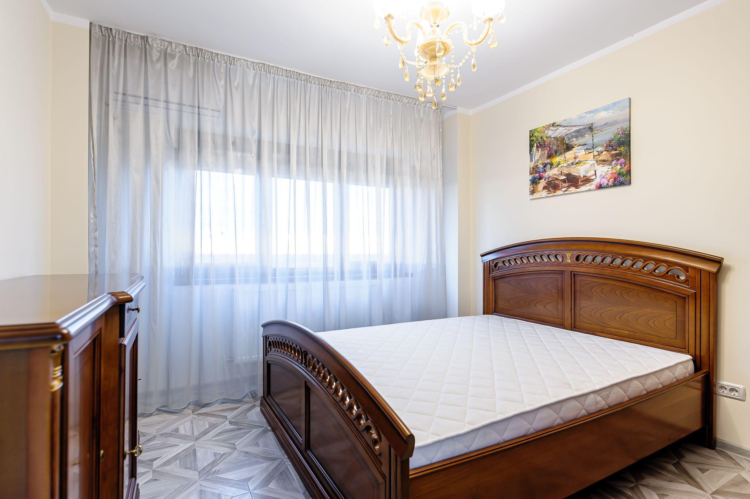 Apartament modern -3 camere, zona Intim - 2