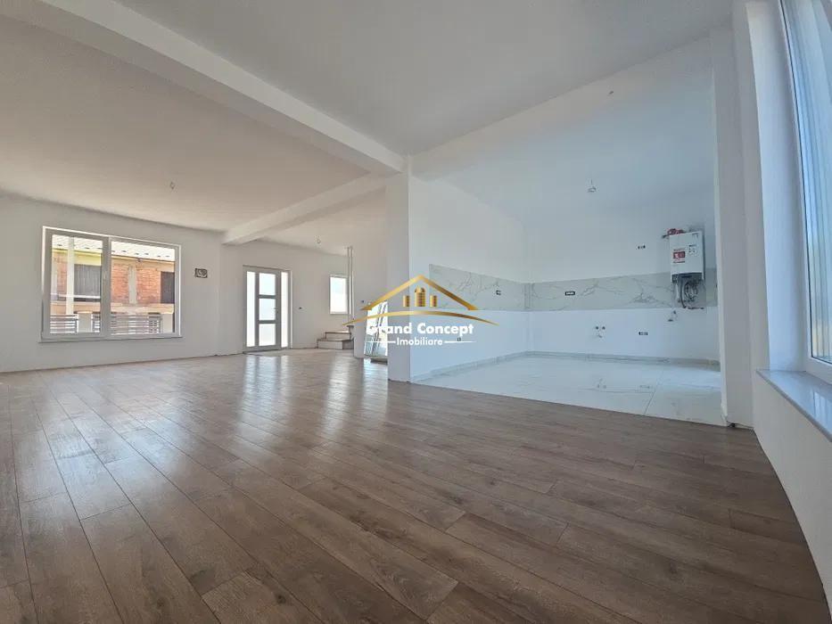 Casa, 4 camere cu Garaj, 164 mp, Valea Lupului , 320.000 Euro 11501 - 2