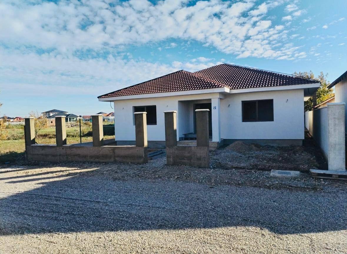 Casa noua, 4 camere,semifinisata, zona Grigorescu- 243.000 euro neg - 1