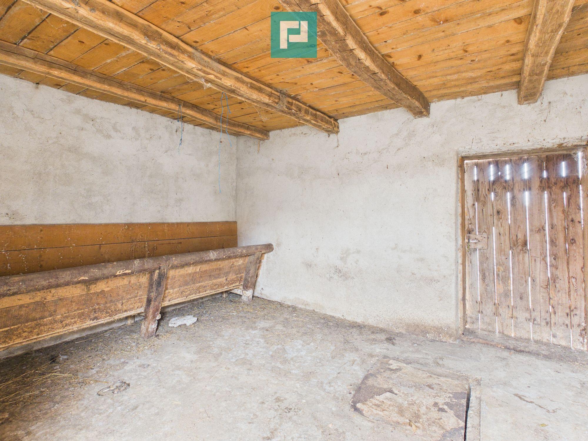 Casă modestă cu 3 camere de renovat în Mișca - 10