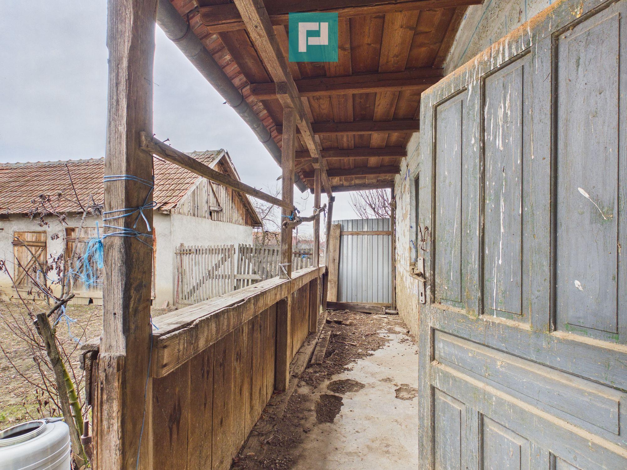 Casă modestă cu 3 camere de renovat în Mișca - 5