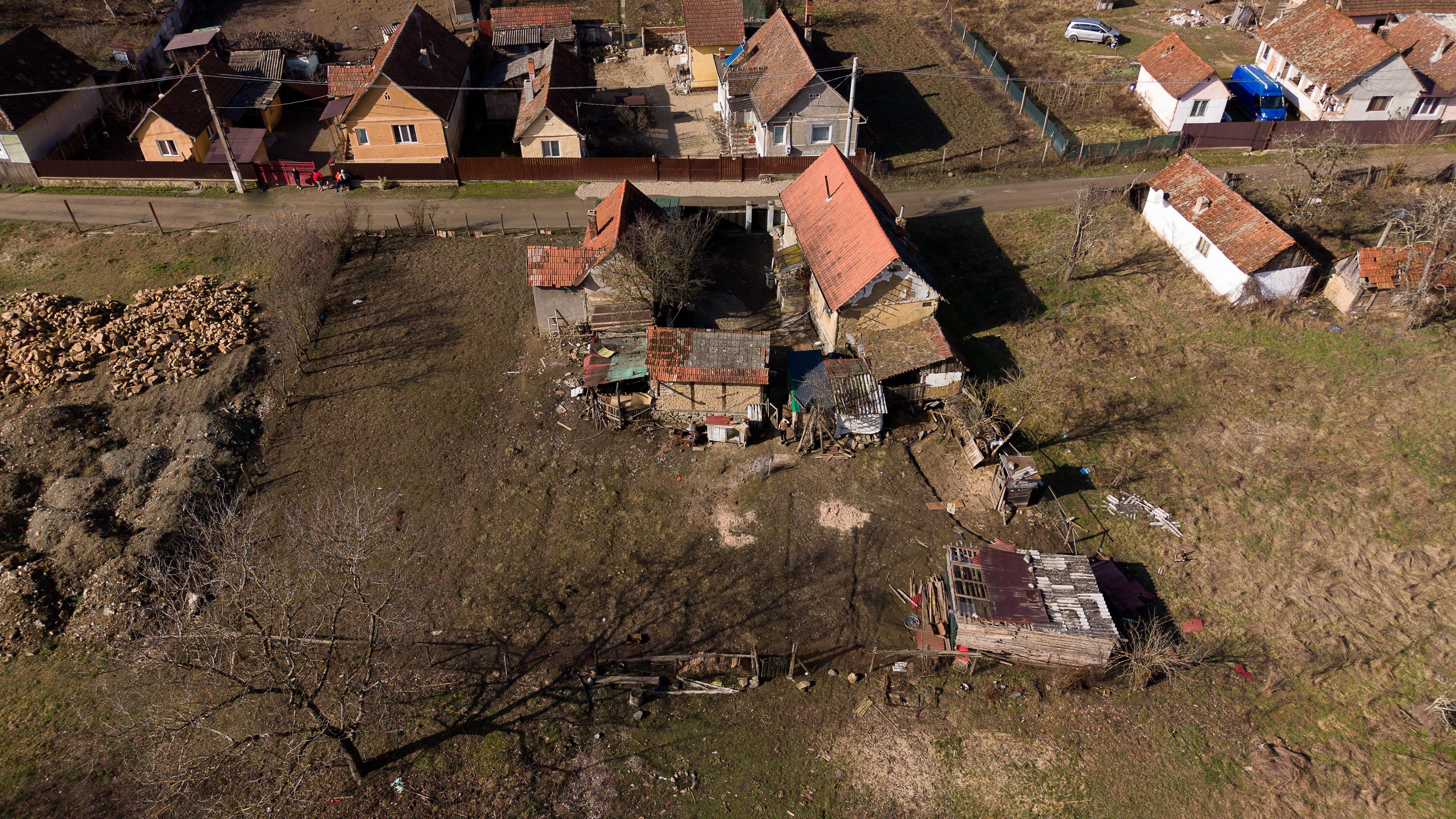 Teren intravilan de 302 mp în localitatea Șoimoș - 23