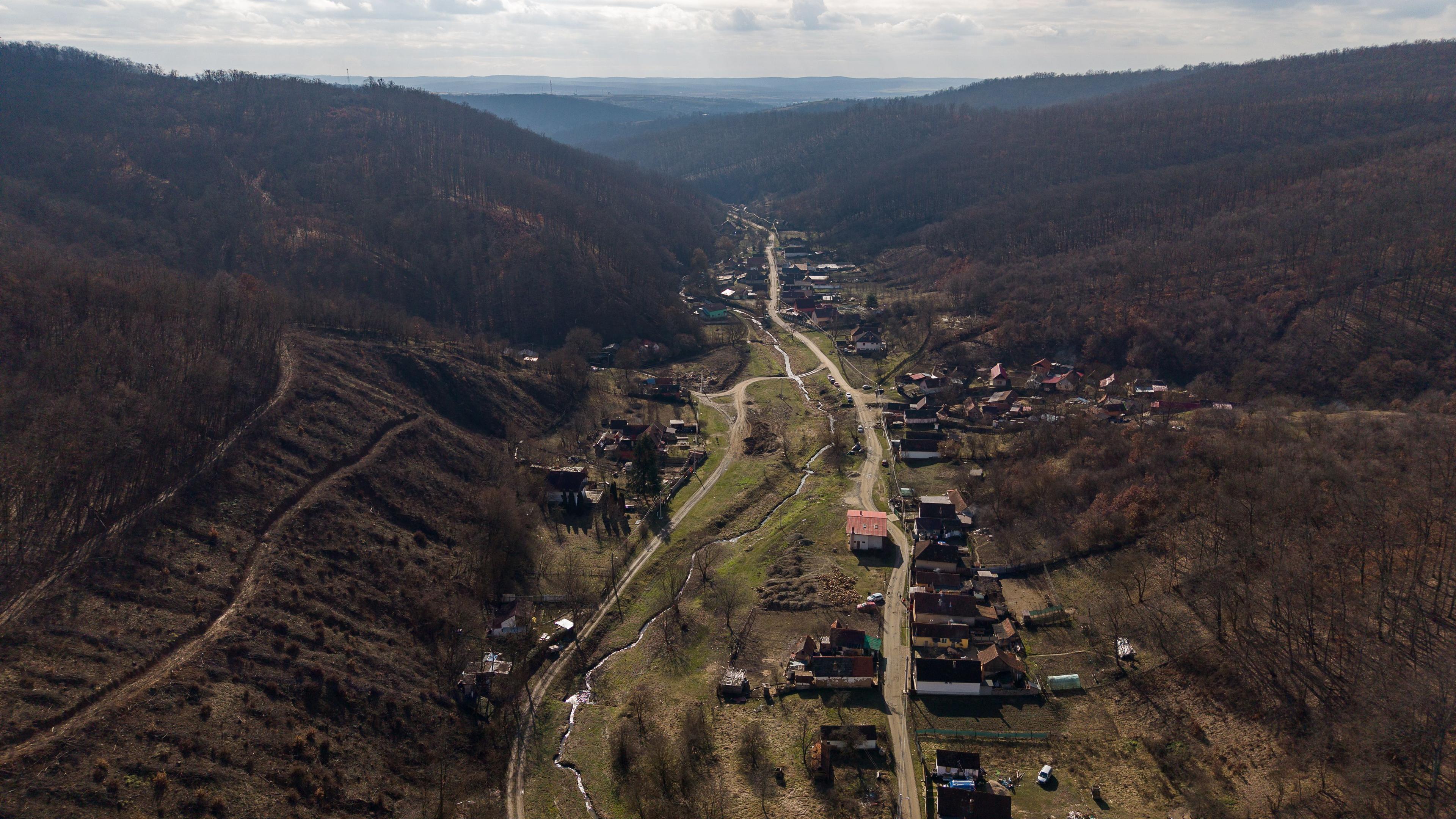 Teren intravilan de 302 mp în localitatea Șoimoș - 4