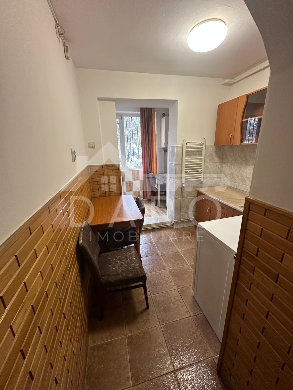 🏠 Ocazie! Apartament 2 camere cu balcon închis - 1