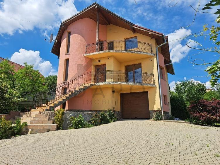 Casă de vânzare, teren 1040 mp - 2