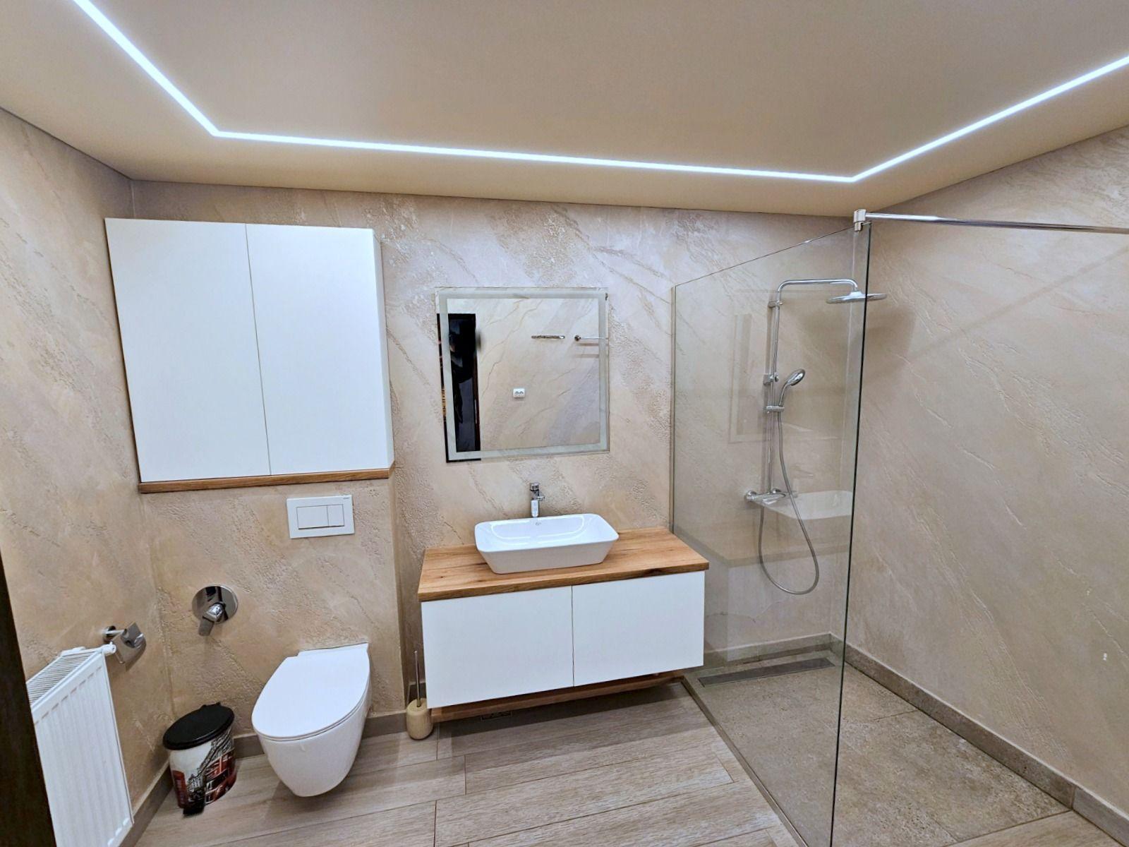 De vanzare - Casa 2 camere, renovata - singur in curte -Piata Centrala - 3