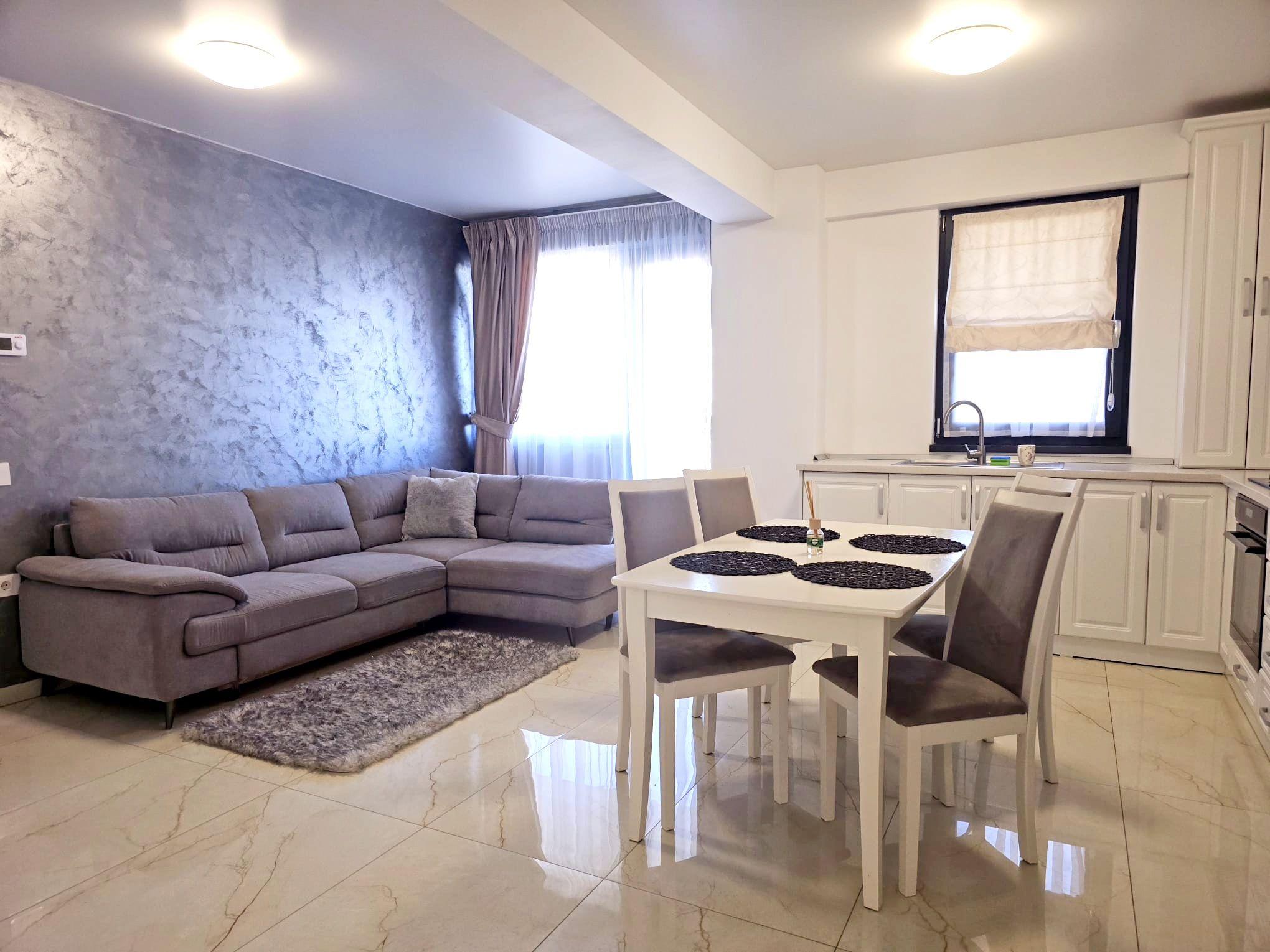 De vanzare - apartament cu 2 camere, Micro 17, bloc Roka - 139000 euro - 1