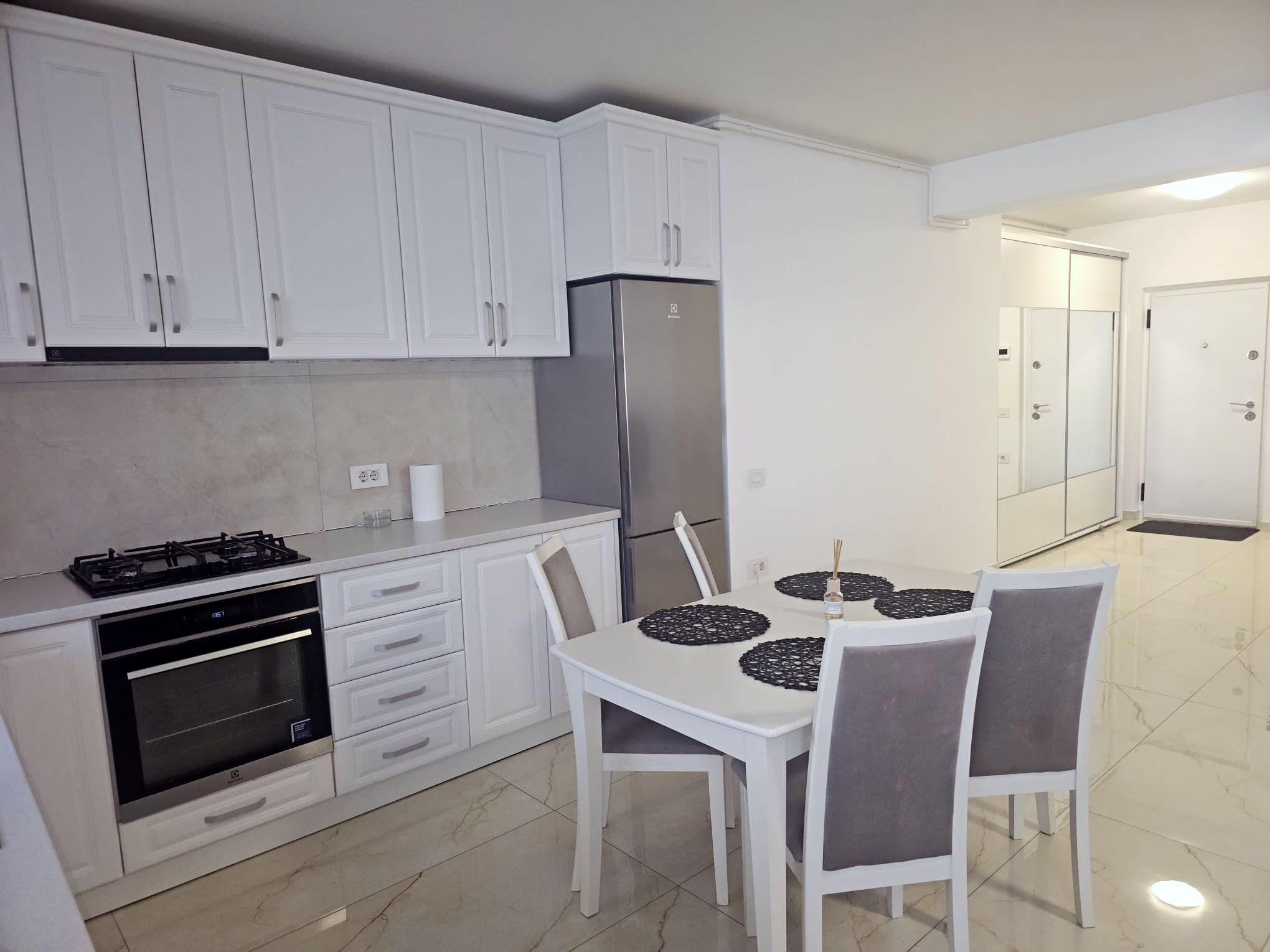 De vanzare - apartament cu 2 camere, Micro 17, bloc Roka - 139000 euro - 7