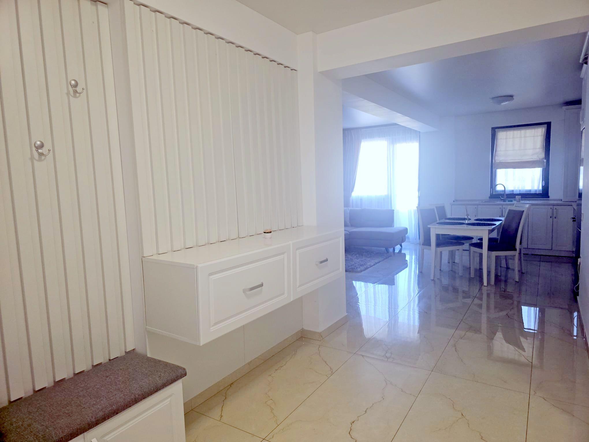 De vanzare - apartament cu 2 camere, Micro 17, bloc Roka - 139000 euro - 8