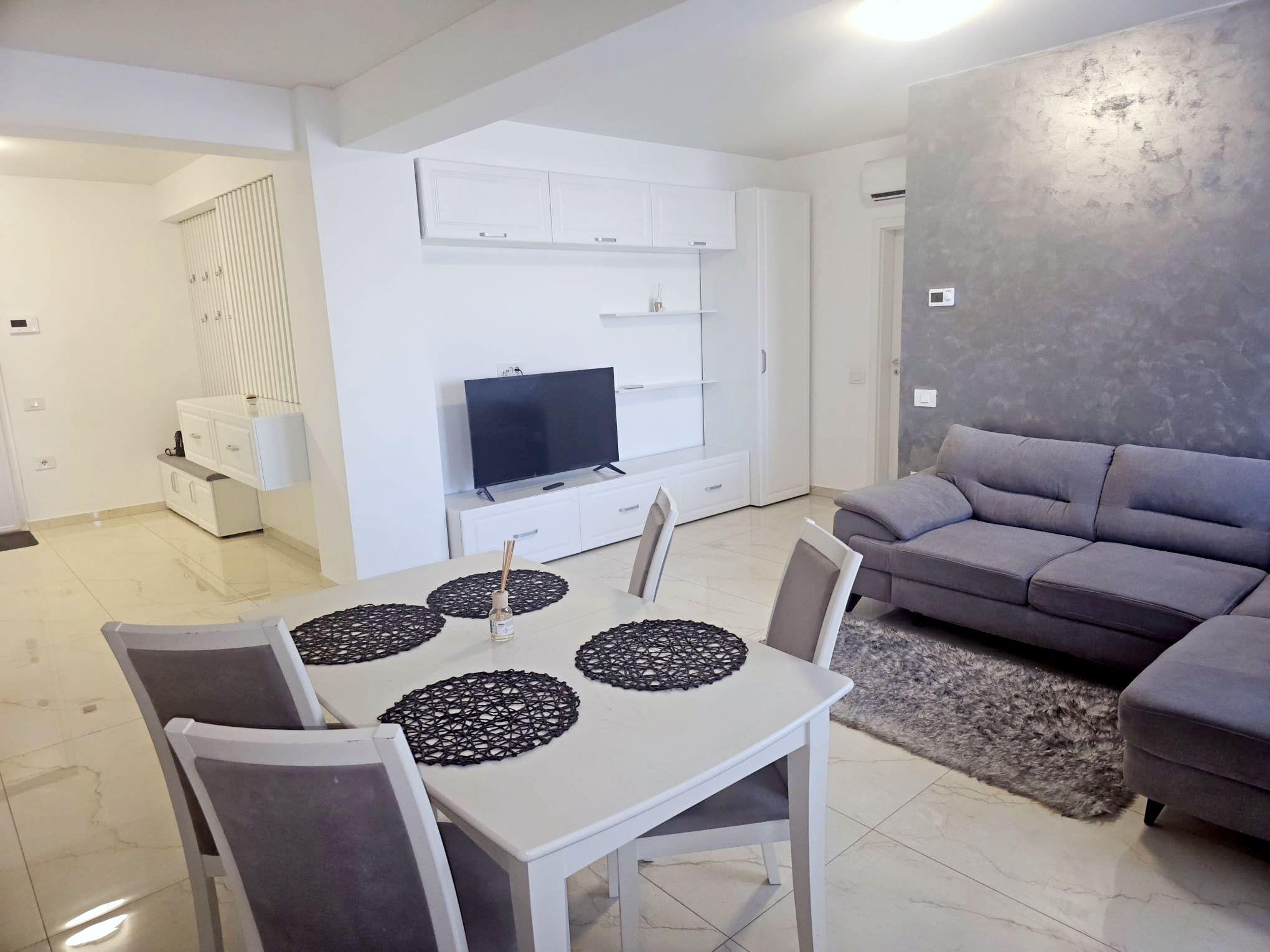 De vanzare - apartament cu 2 camere, Micro 17, bloc Roka - 139000 euro - 13