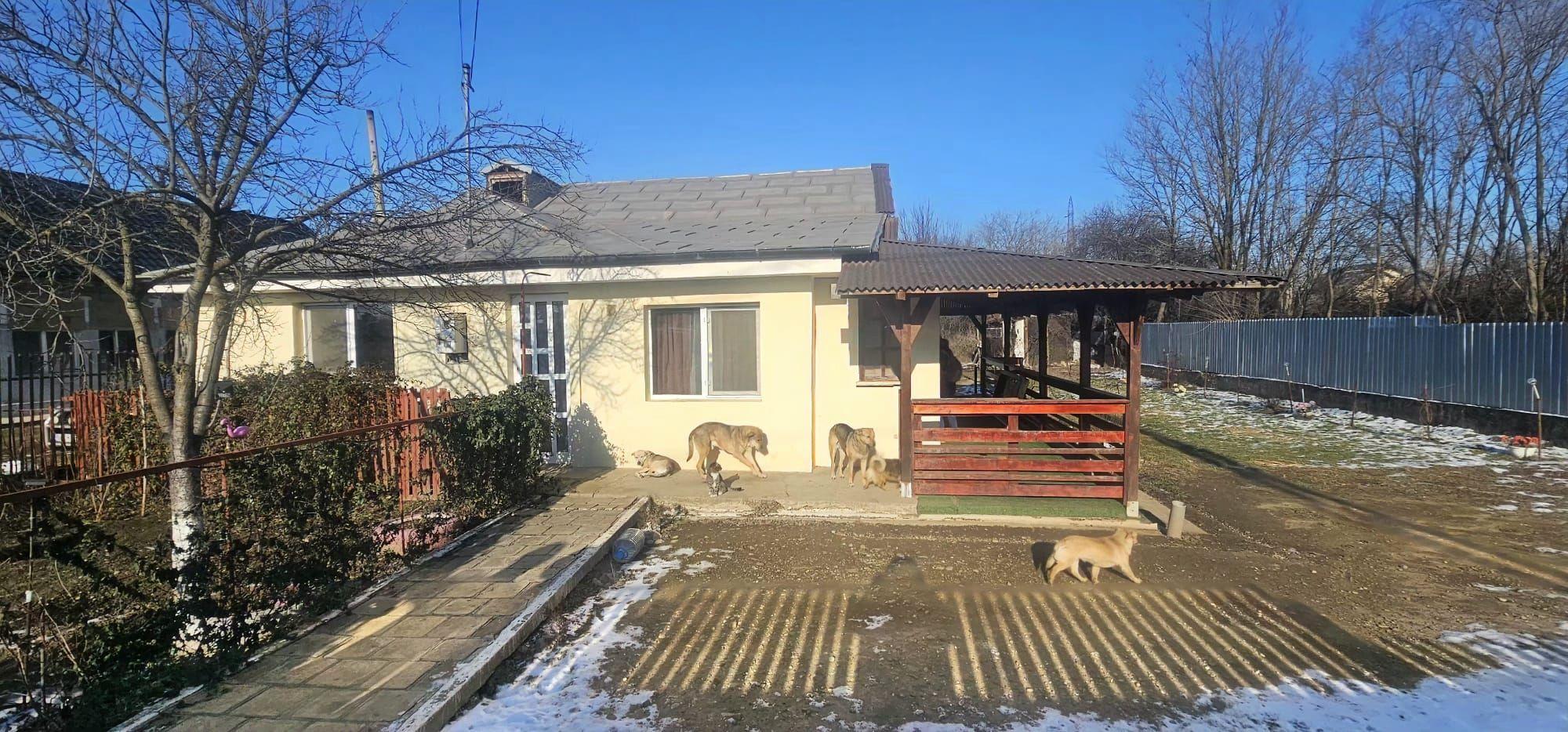 Casa individuala + 900 mp teren proprietate -Sendreni, jud. Galati - 1