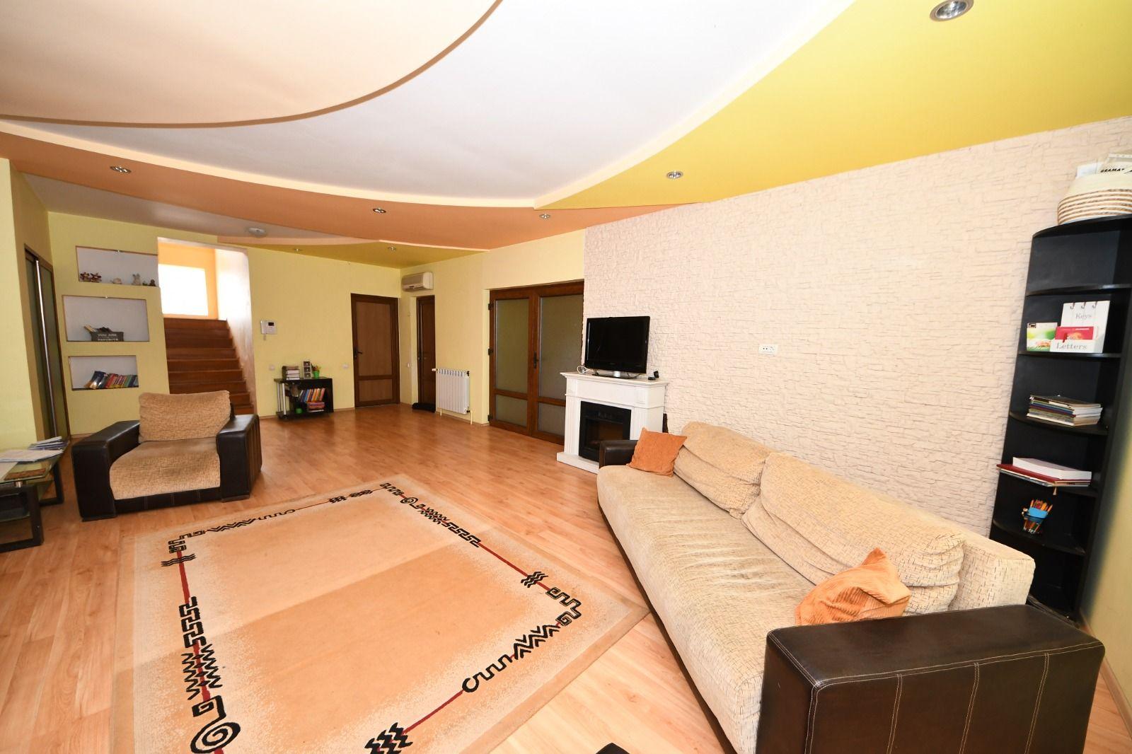 Vila spatioasa, pretabil pentru locuit/clinica, zona Micro 17 – Galati - 11