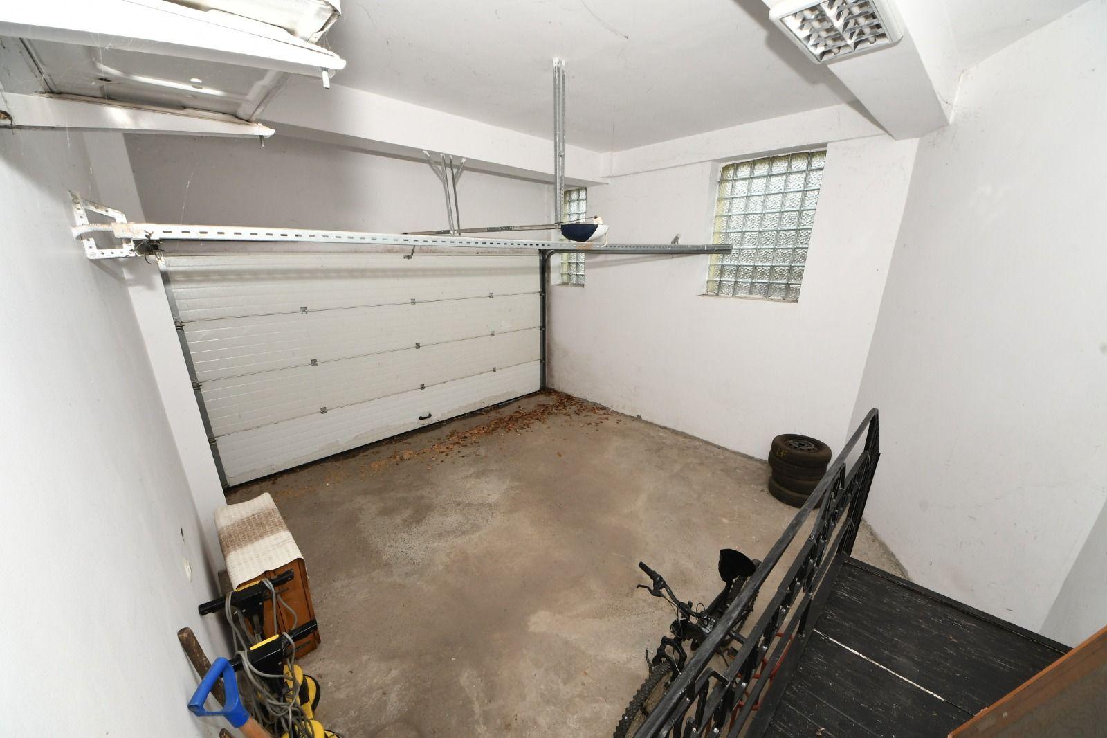 Vila spatioasa, pretabil pentru locuit/clinica, zona Micro 17 – Galati - 12