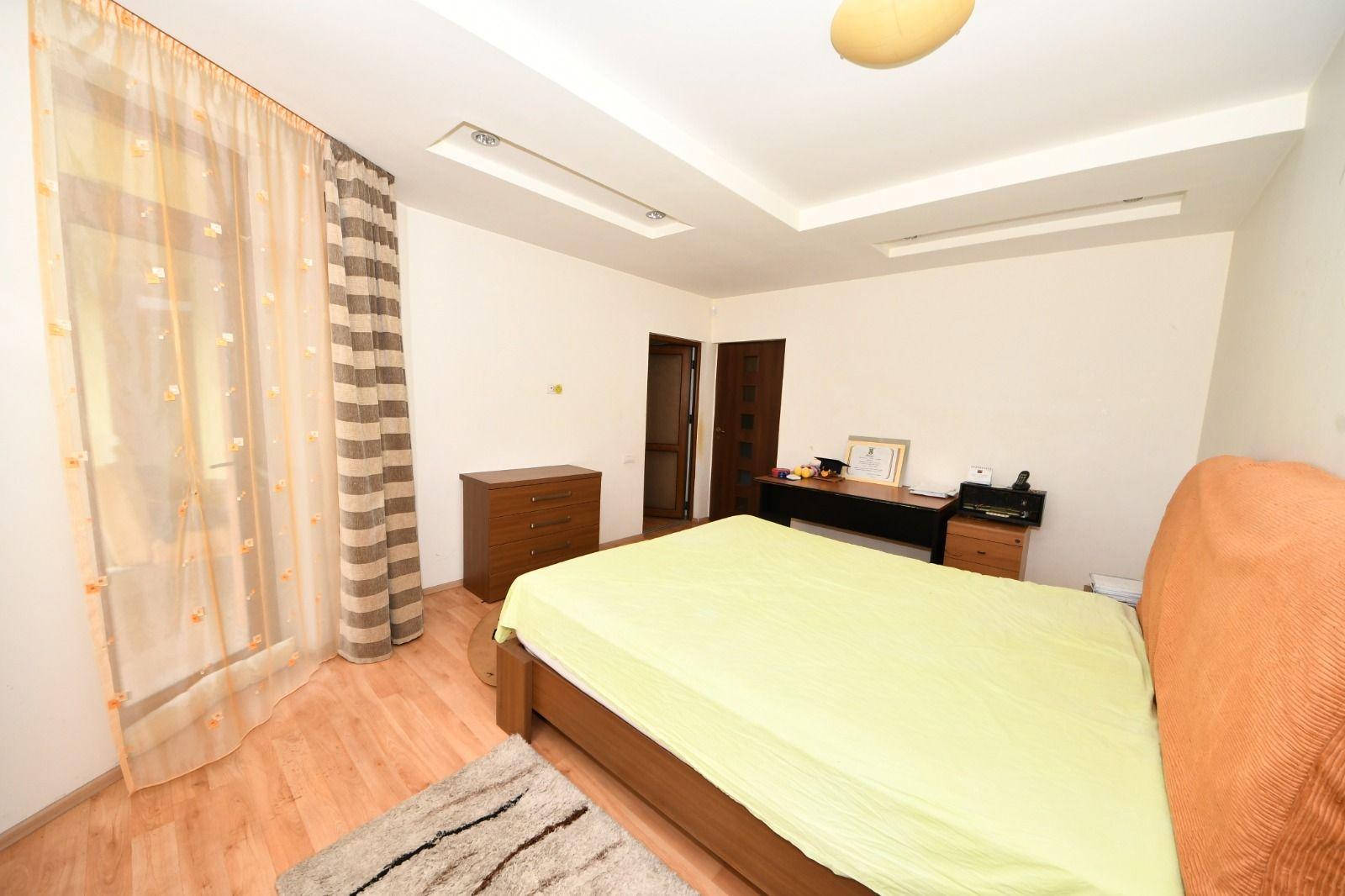 Vila spatioasa, pretabil pentru locuit/clinica, zona Micro 17 – Galati - 25