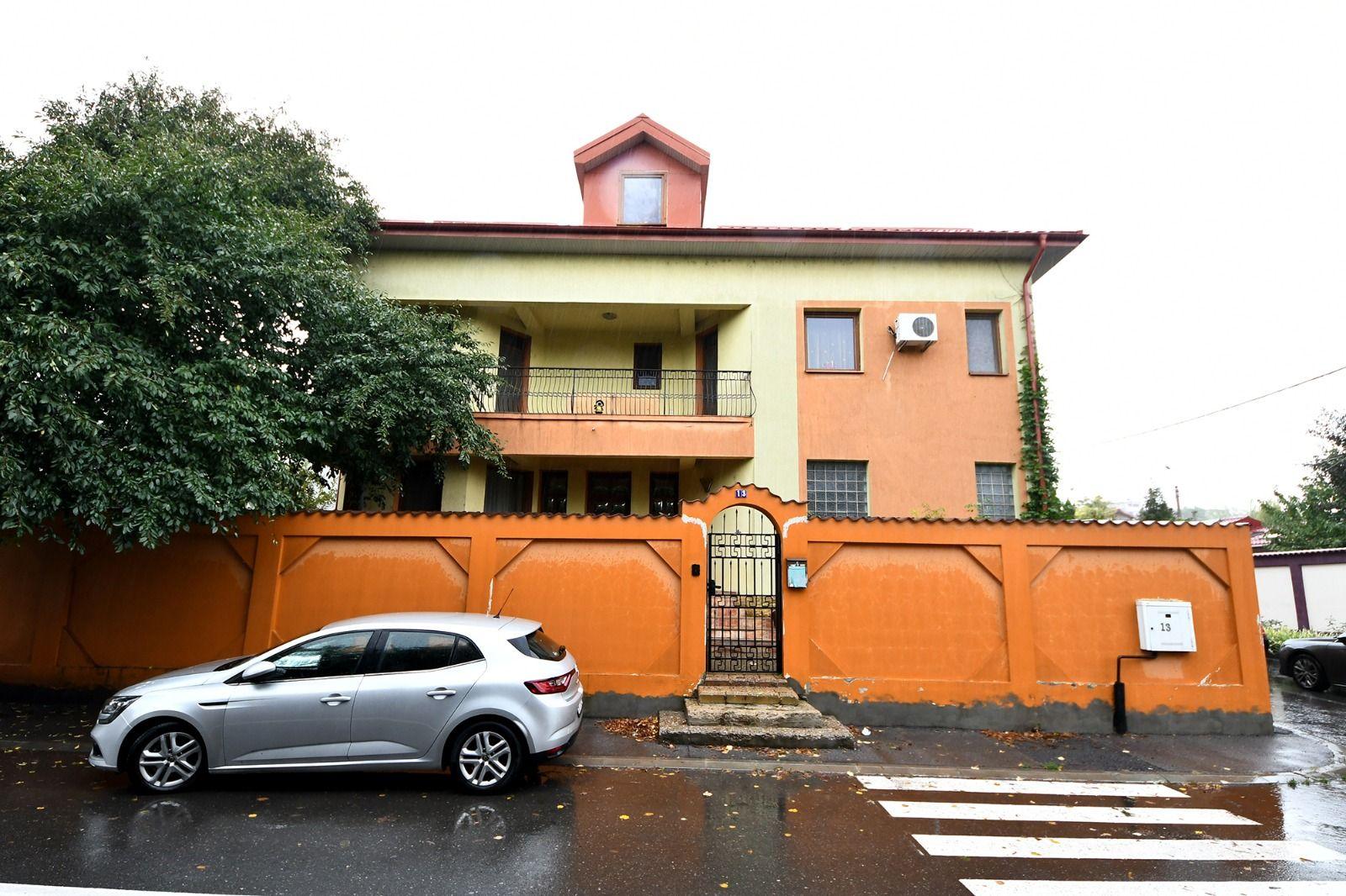 Vila spatioasa, pretabil pentru locuit/clinica, zona Micro 17 – Galati - 1