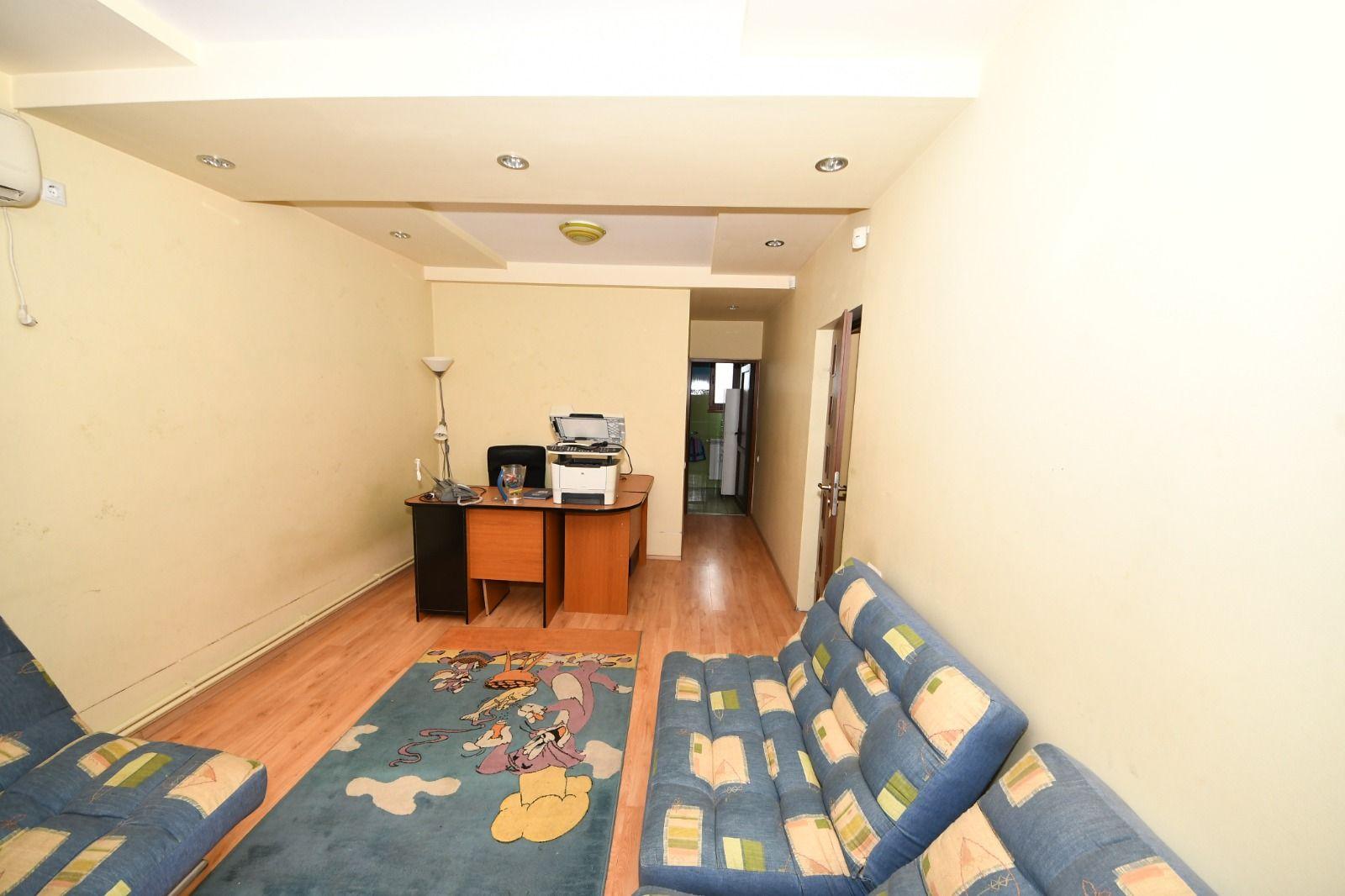 Vila spatioasa, pretabil pentru locuit/clinica, zona Micro 17 – Galati - 48