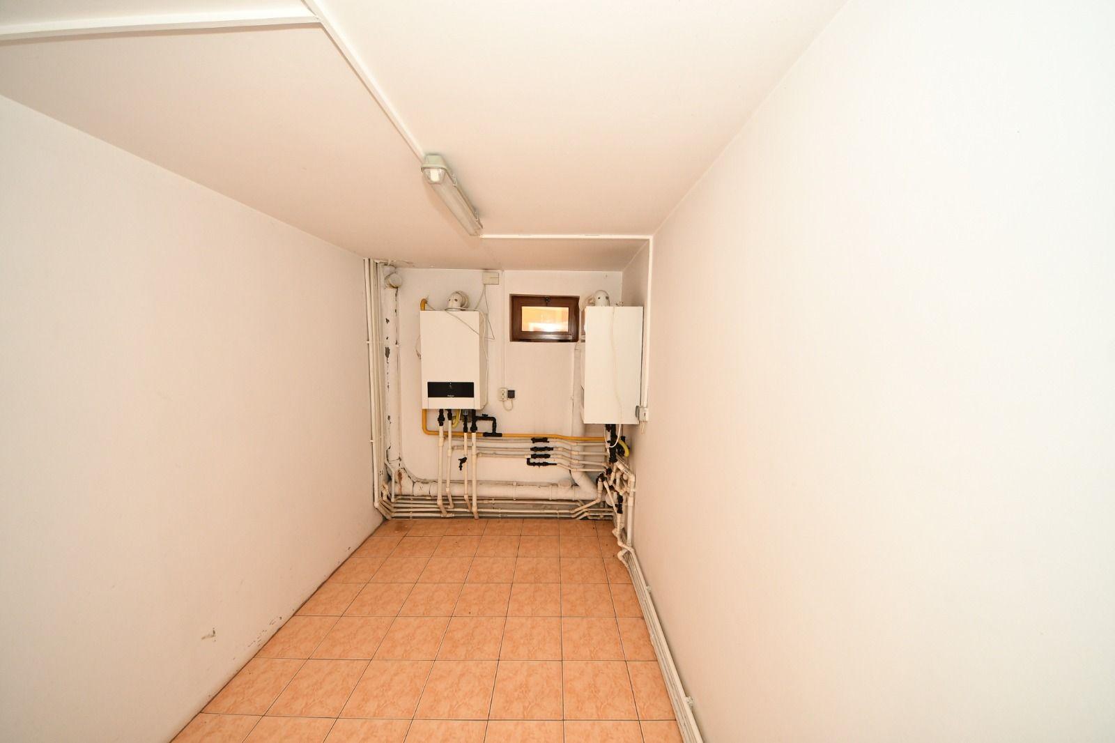 Vila spatioasa, pretabil pentru locuit/clinica, zona Micro 17 – Galati - 9