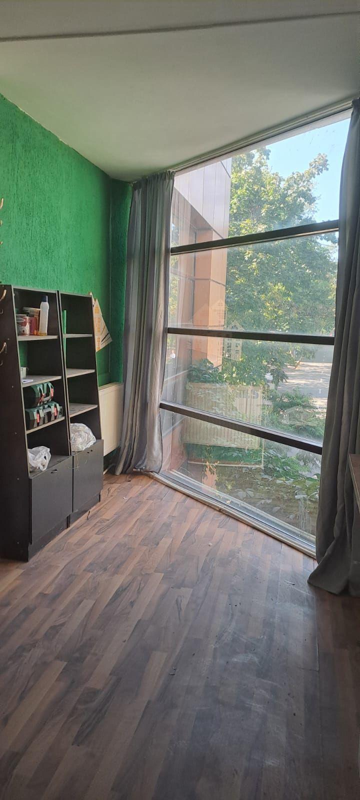 De inchiriat – Spatii de birouri in Micro 16, Galati - 1