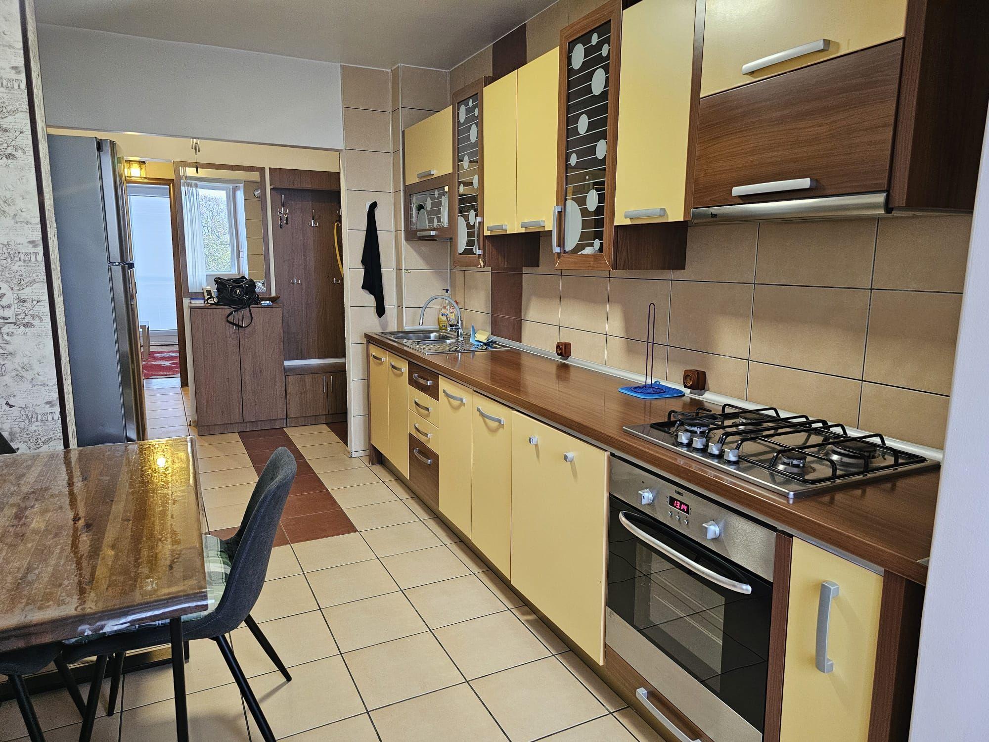 Apartament cu 3 camere, mobilat si utilat - Piata Centrala - 5