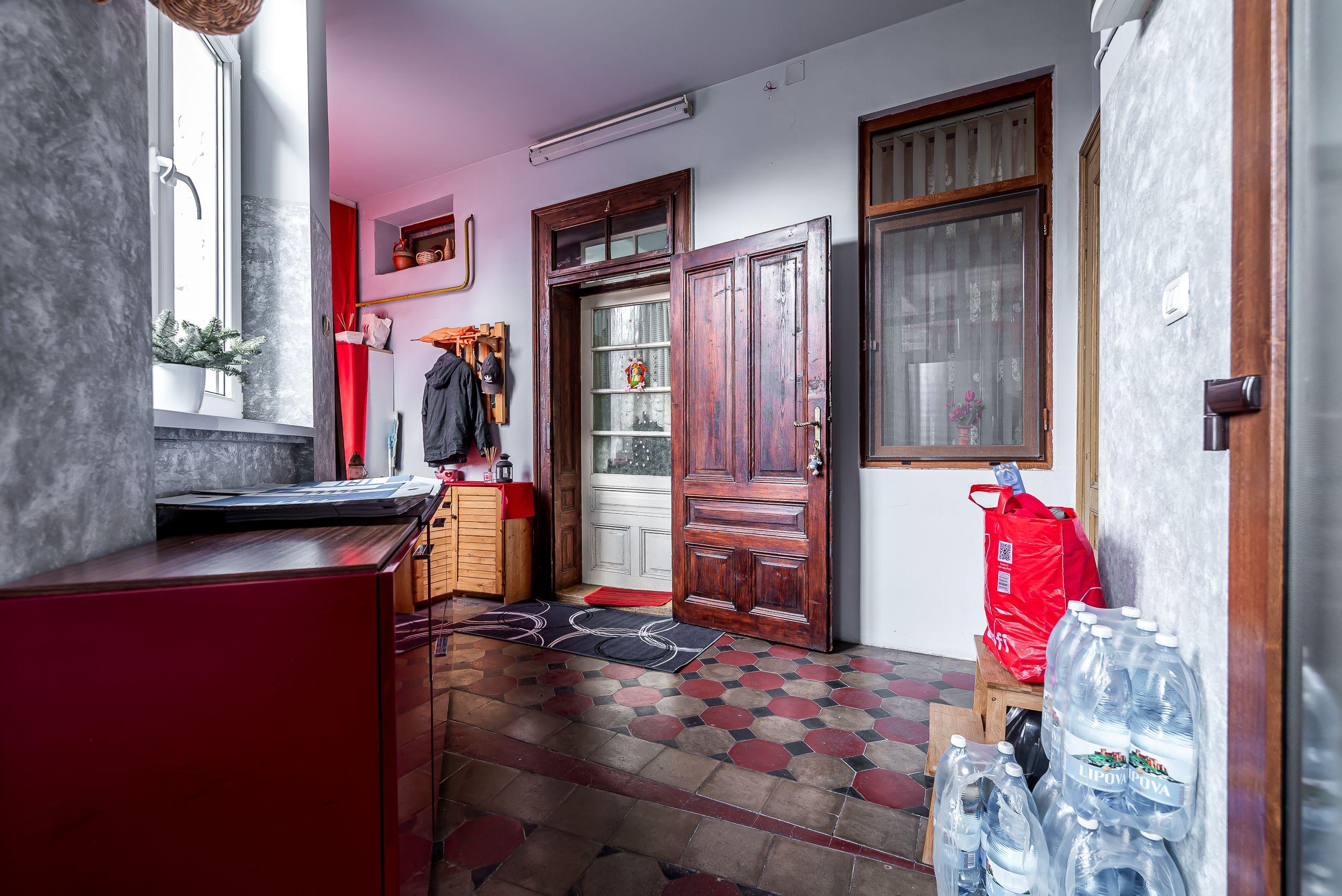 Apartament cu 3 Camere la Casă pe Strada I.L. Caragiale, Arad - 5