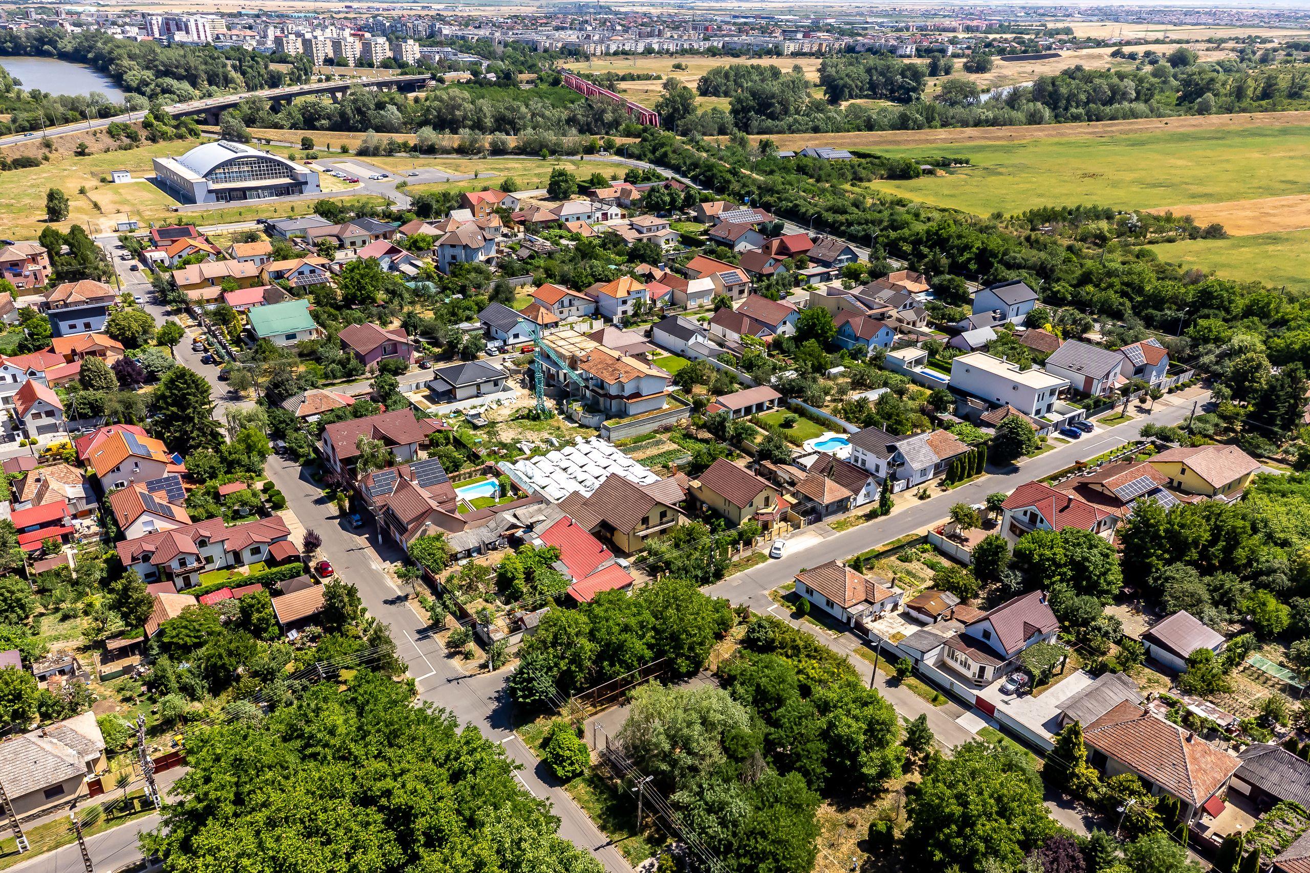 Apartament nou cu 3 camere și grădină in Subcetate Comision 0 - 4