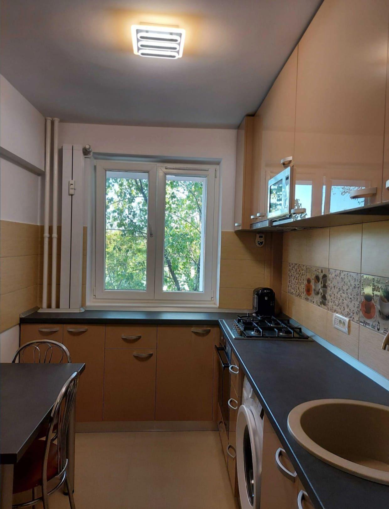 Apartament 3 camere decomandat lângă AFI Cotroceni, metrou 5 min - 6