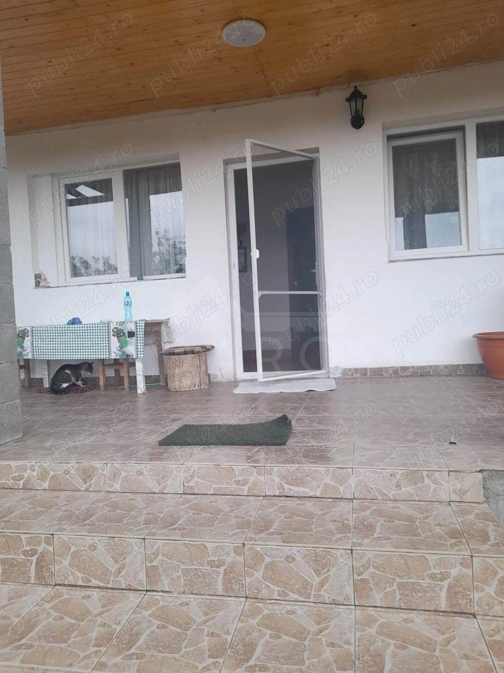 vând casă în Sângeorgiu de Mureș - 1
