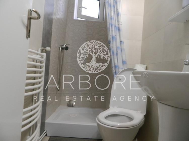 Apartament lux, zona Piata Victoriei, 4 camere , 2 bai, centrala termica terasa - 9