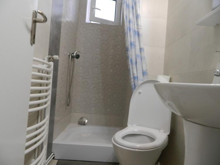 Apartament lux, zona Piata Victoriei, 4 camere , 2 bai, centrala termica terasa - 9