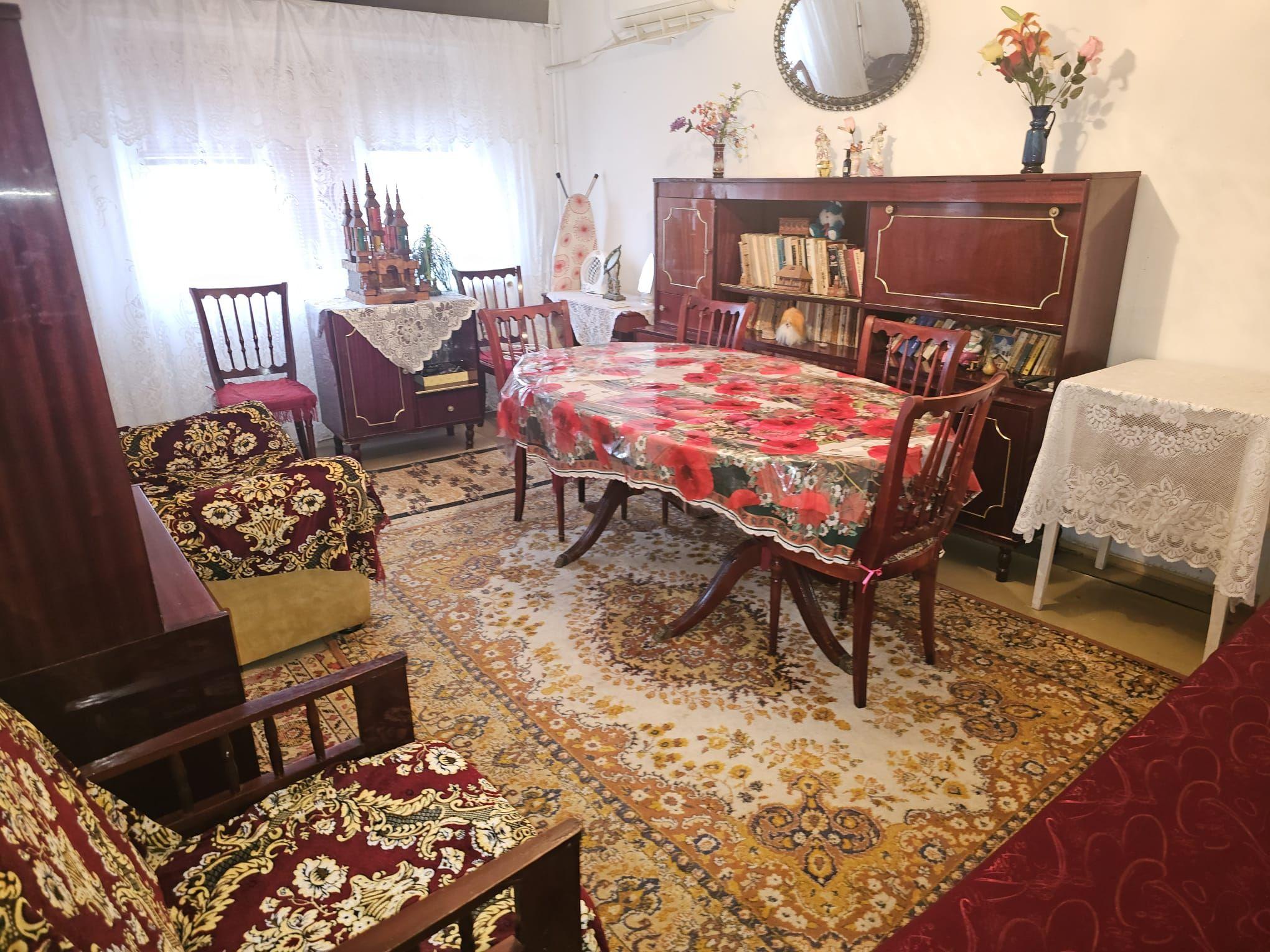 Vanzare - apartament cu 2 camere, Micro 20, J-uri - 51000 euro - 2