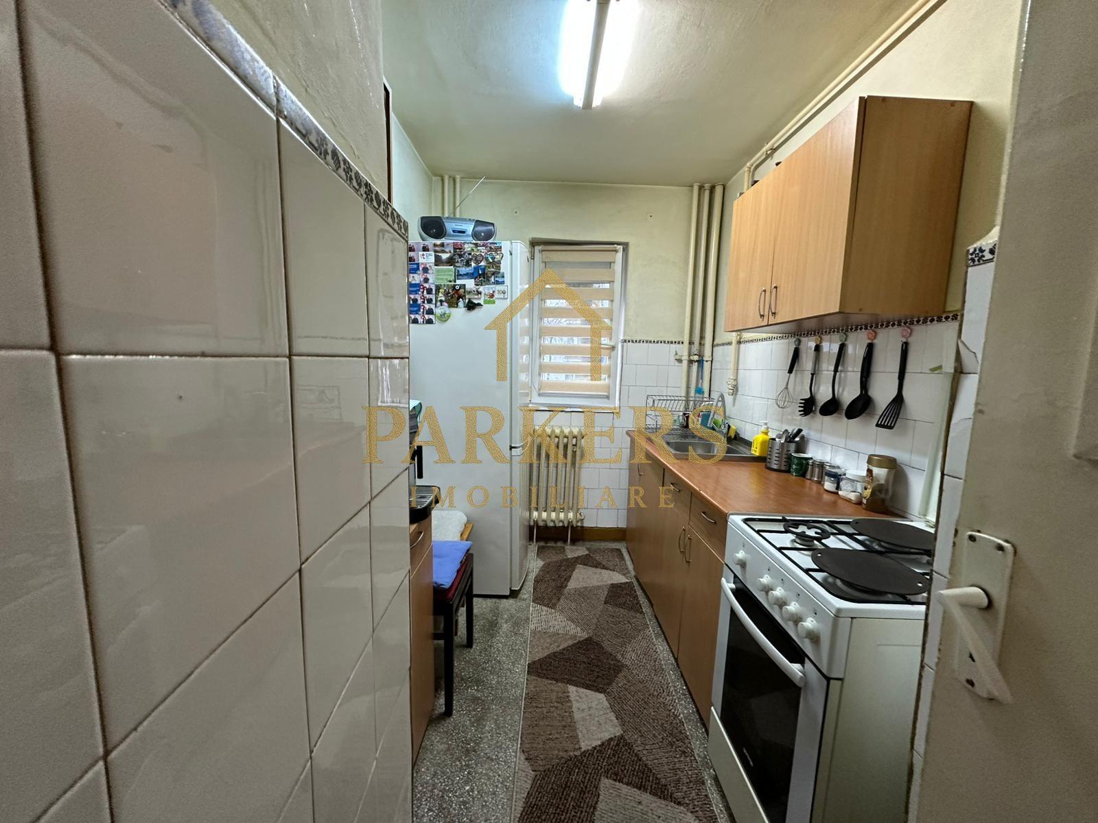 Apartament 3 camere semidecomandat de vanzare zona Manastur - 7
