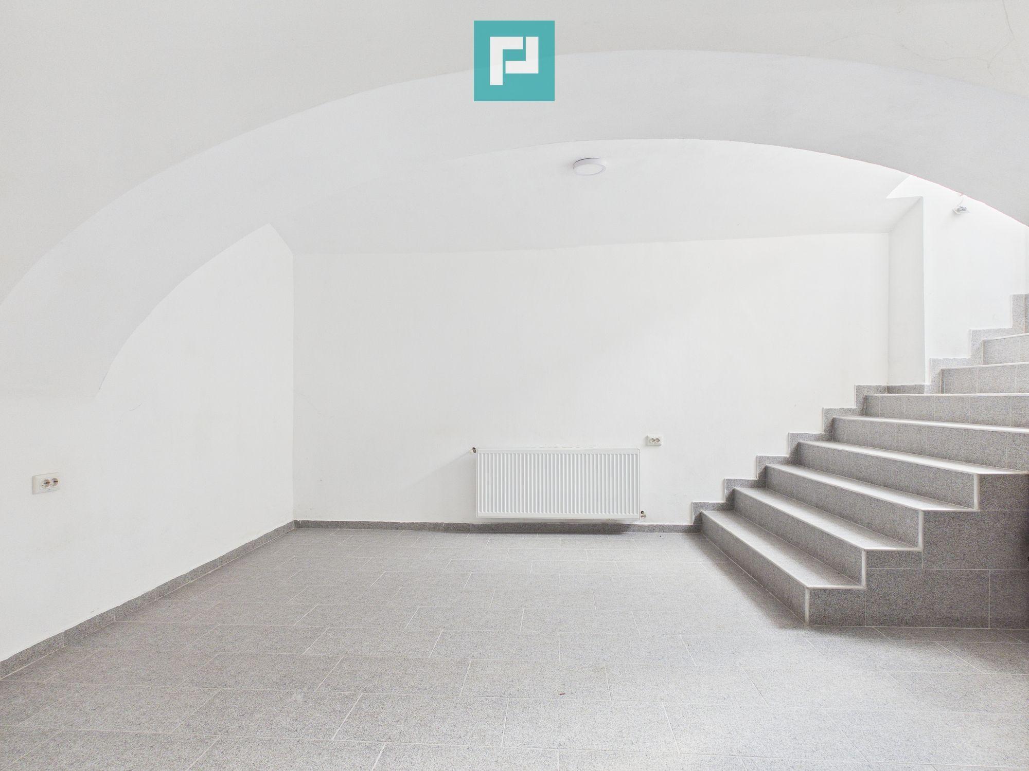 Spațiu comercial strada Cozia. - 2