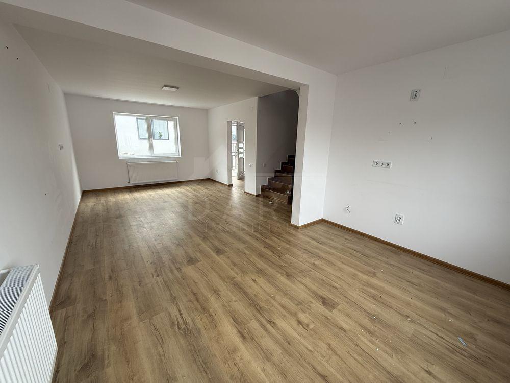 🏡 Case tip triplex de vânzare | 110 mp | Garaj | 126.000 € - 8