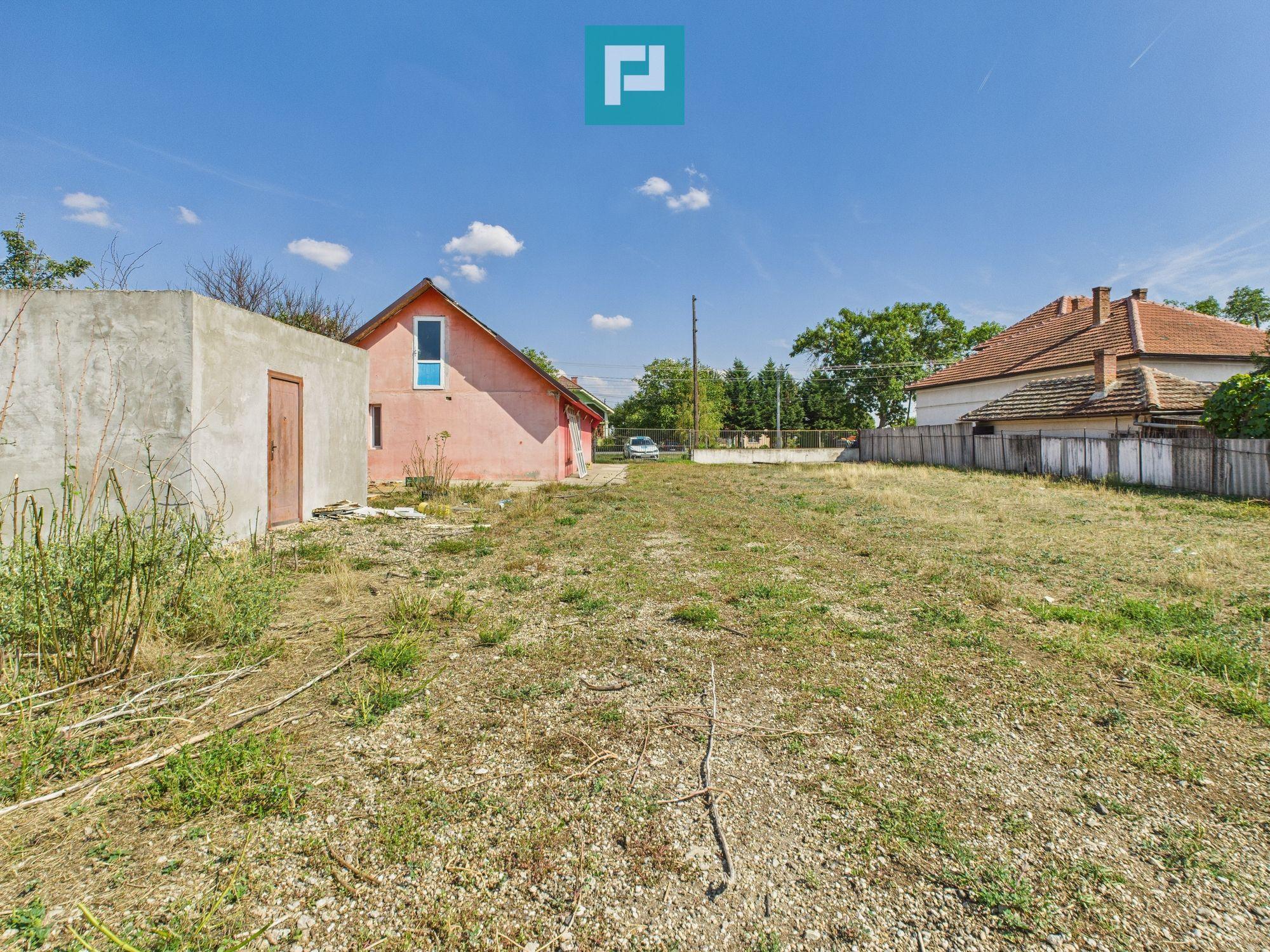 Casă/spațiu comercial pe DN79 în Zimandu Nou - 11