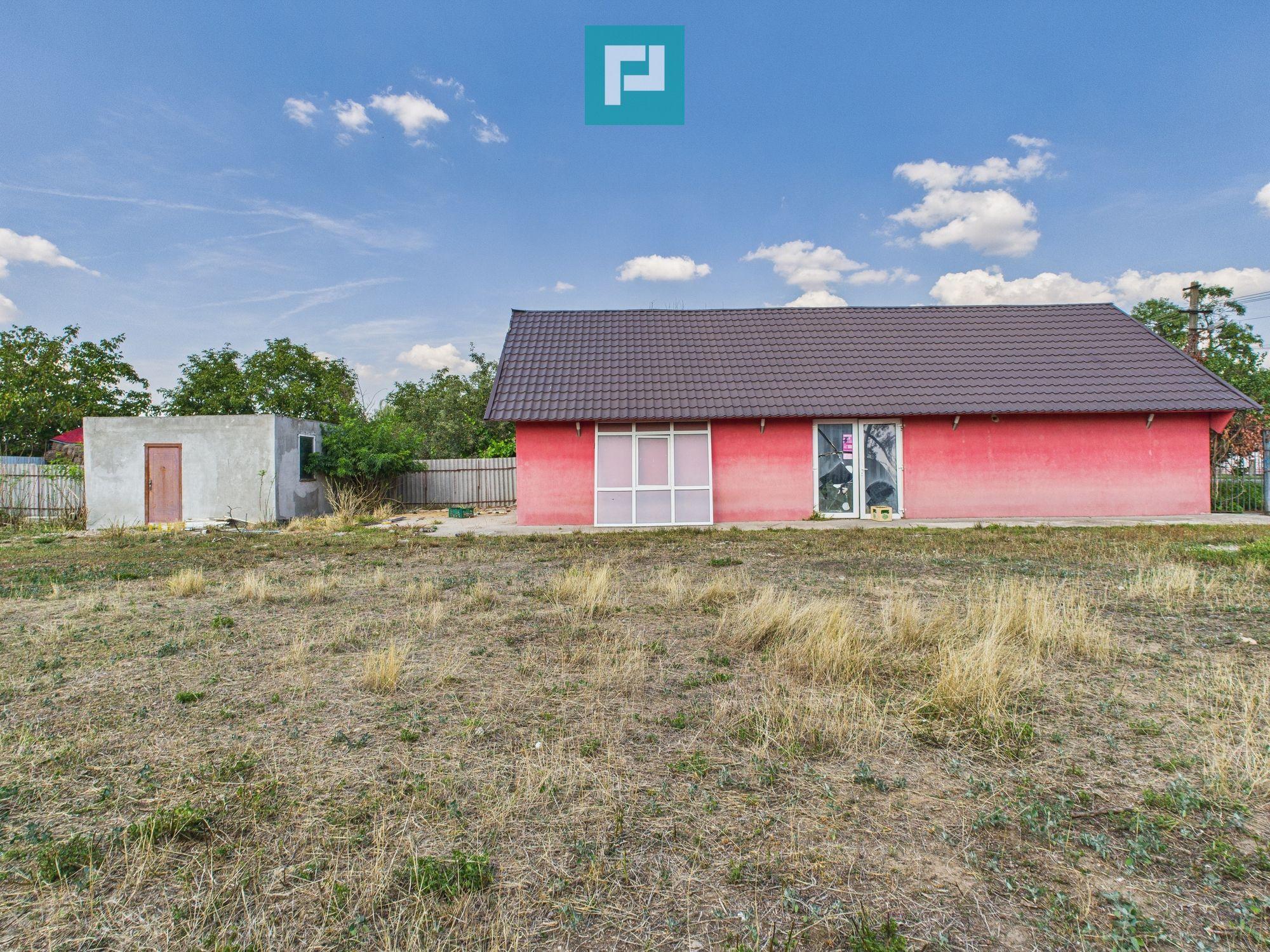 Casă/spațiu comercial pe DN79 în Zimandu Nou - 1