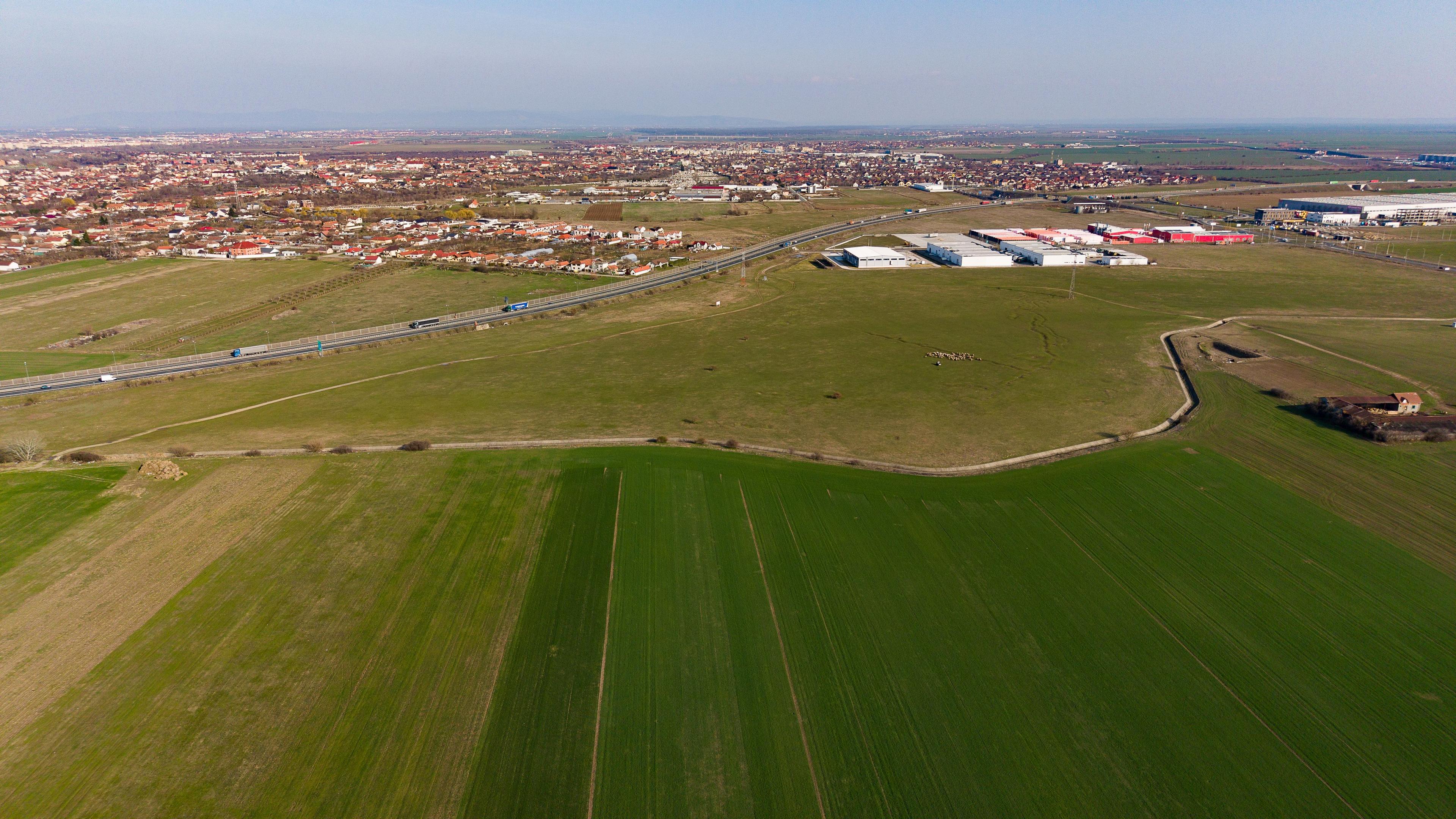 Teren de 107,000mp în zona industrială Zădareni - 16