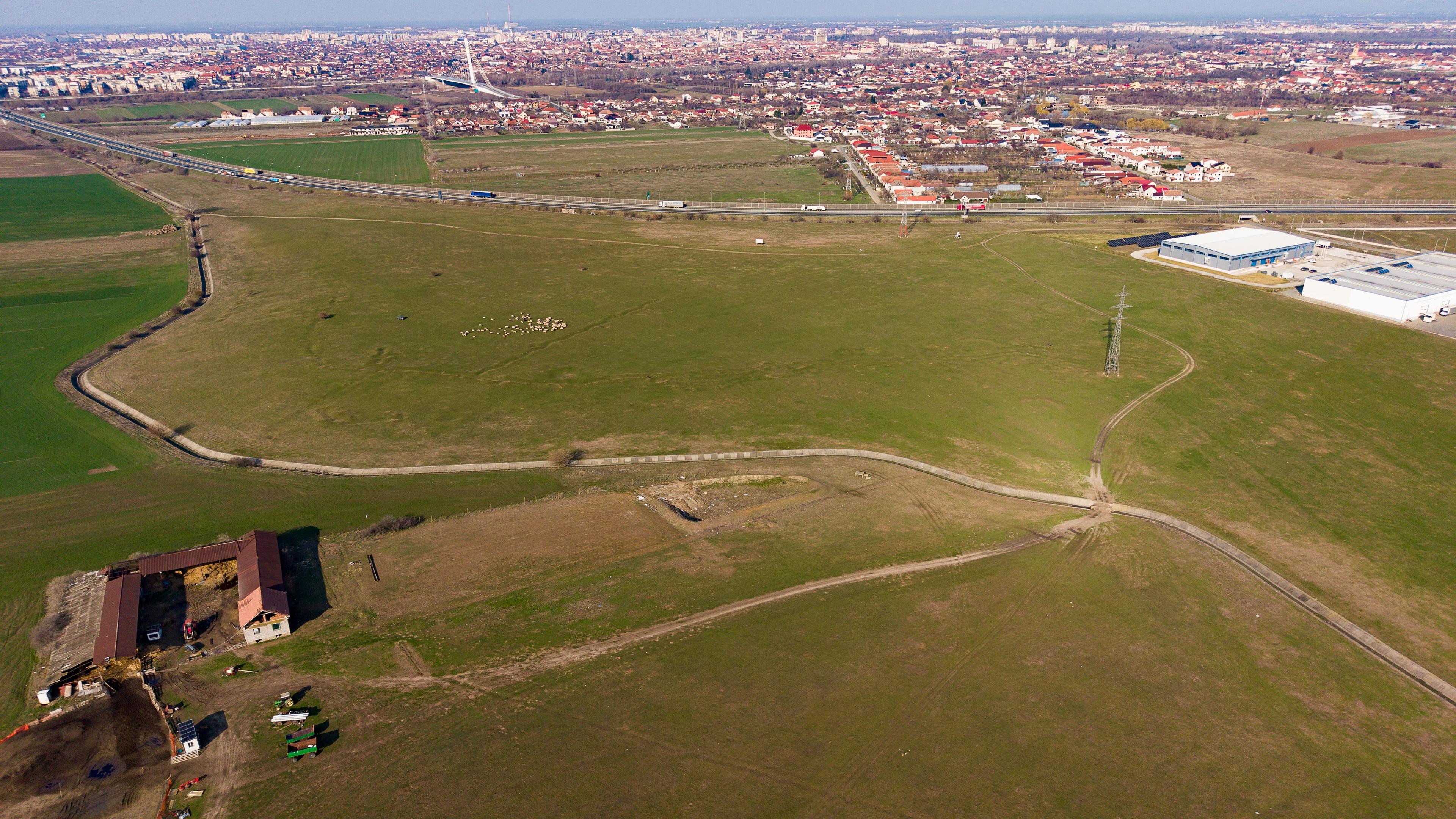 Teren de 107,000mp în zona industrială Zădareni - 22
