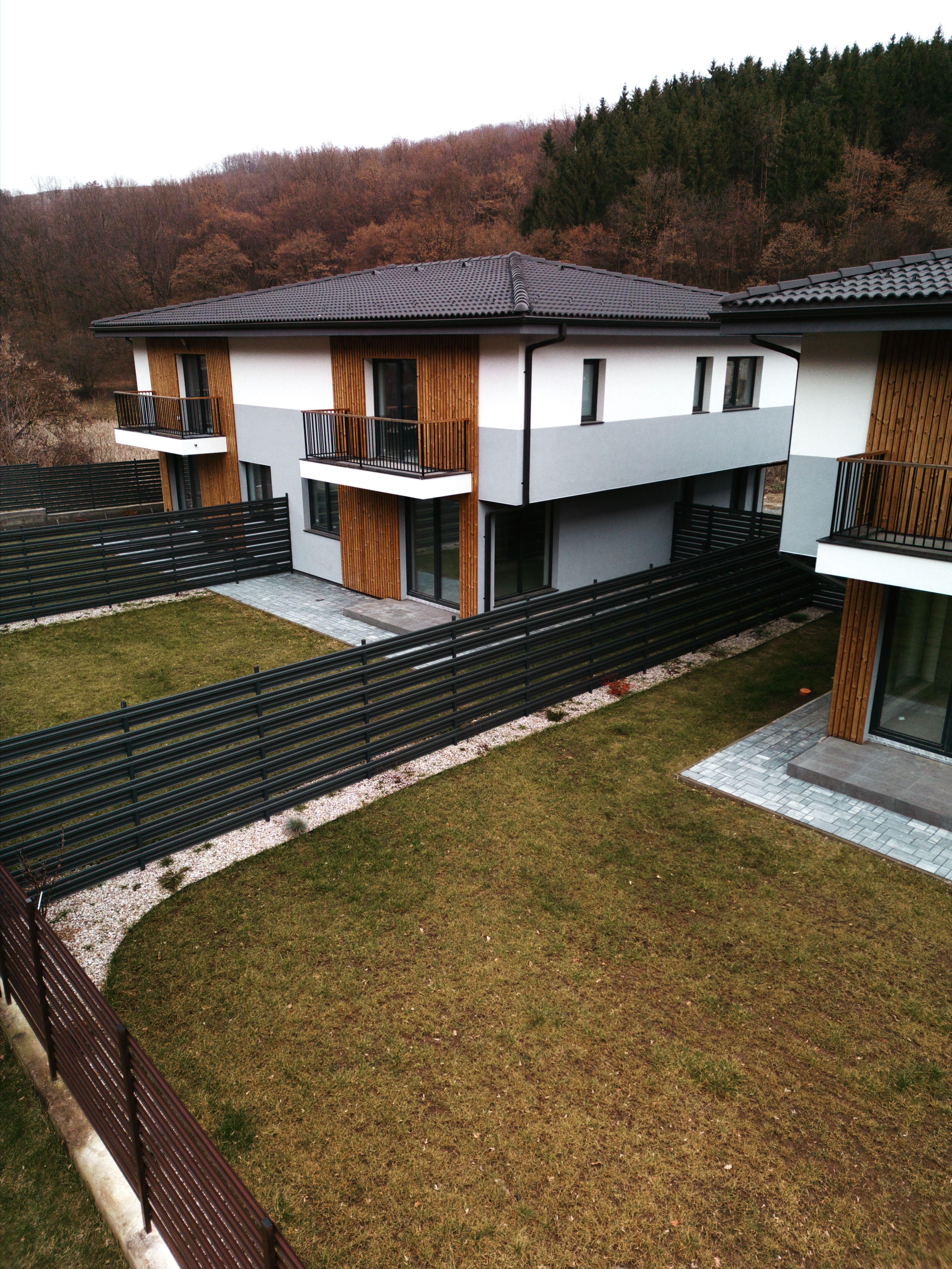 Duplex 4 camere DECOMANDATE, 120 mp utili, 180 mp curte, P+ET+POD - 4
