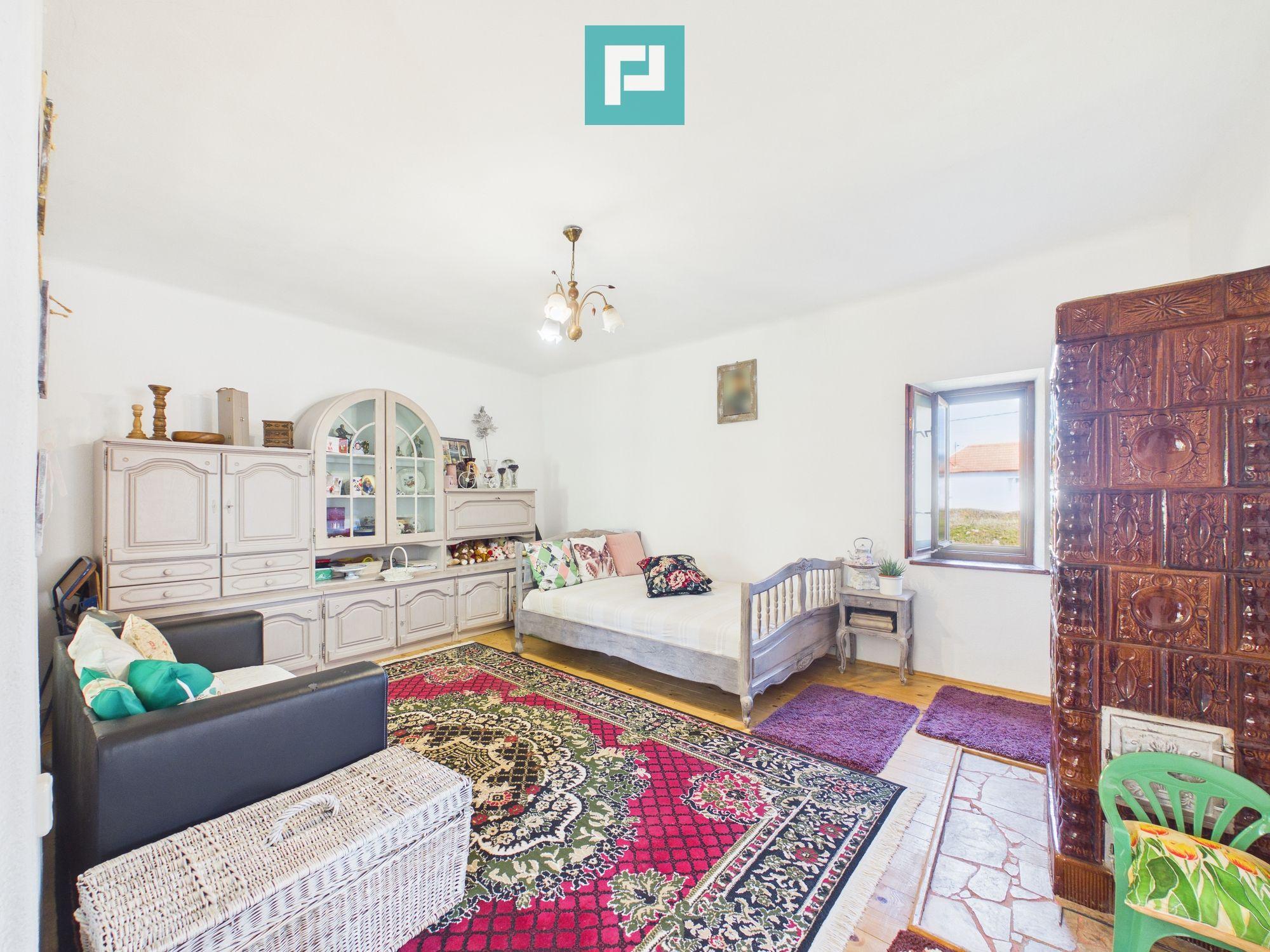 Casă cu 6 camere pe teren de 2029 mp – Miniş - 13