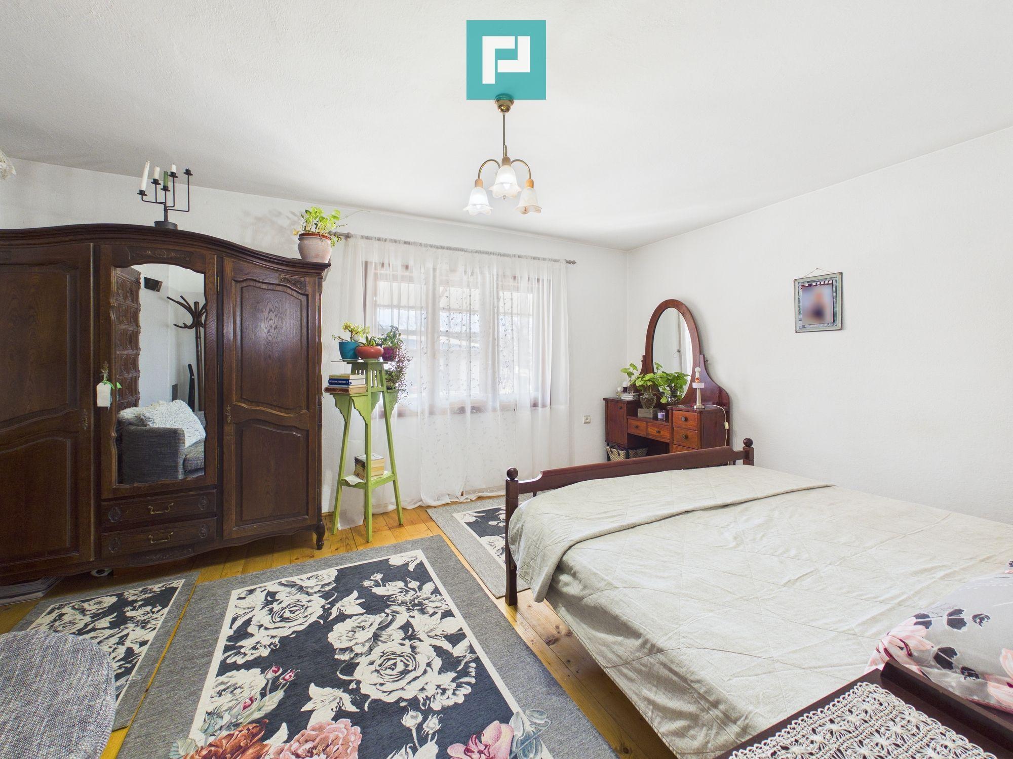 Casă cu 6 camere pe teren de 2029 mp – Miniş - 8