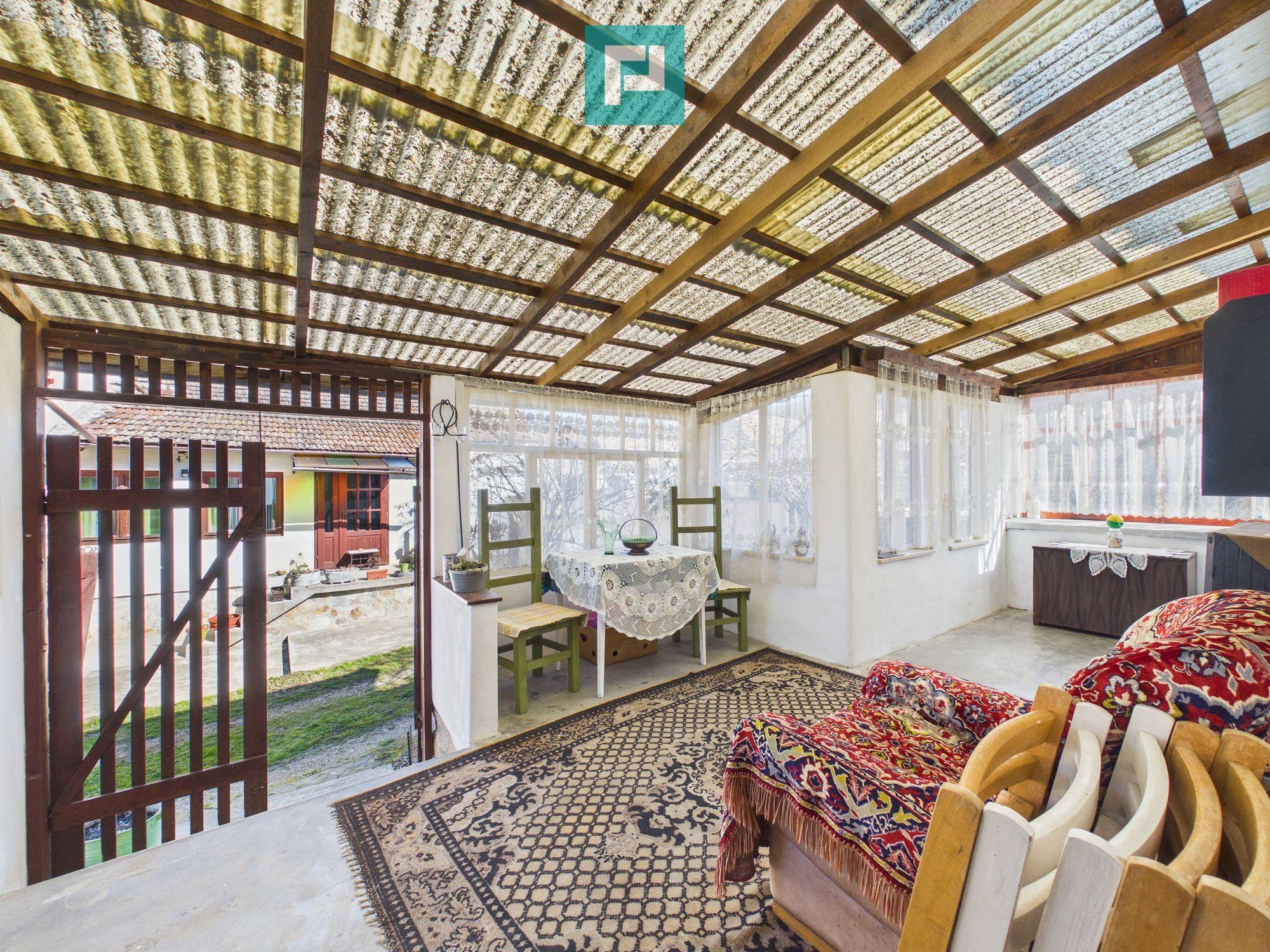 Casă cu 6 camere pe teren de 2029 mp – Miniş - 17