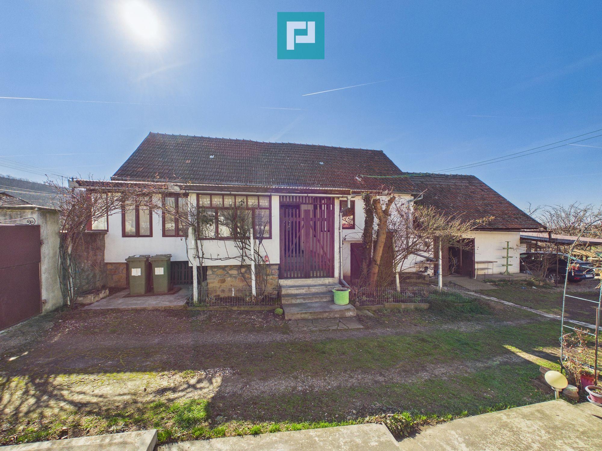 Casă cu 6 camere pe teren de 2029 mp – Miniş - 3