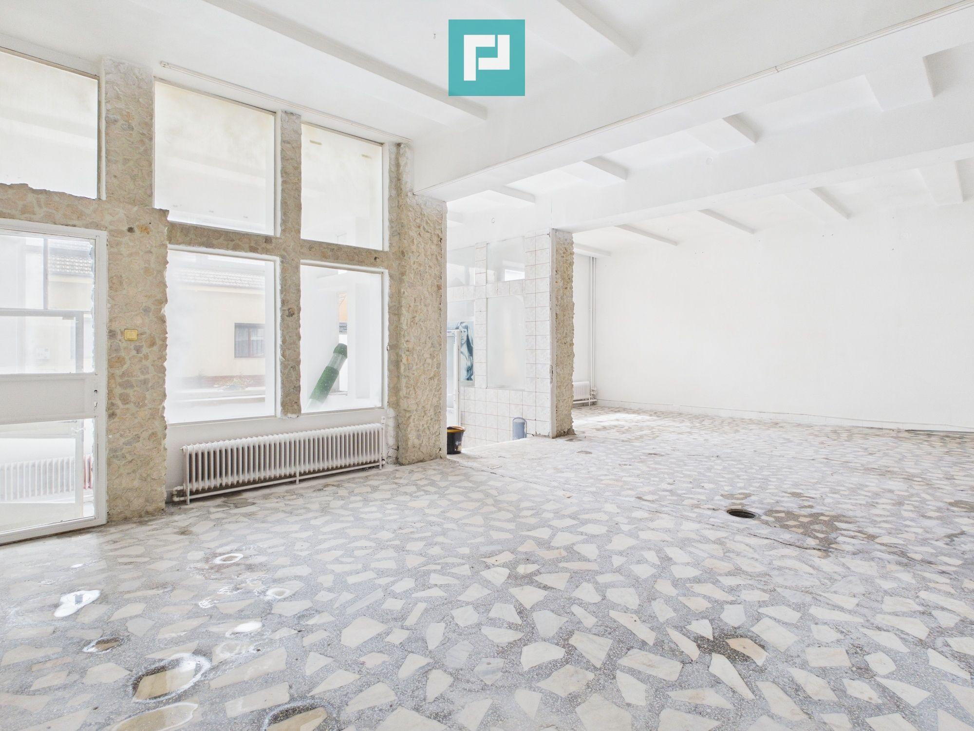 Proprietate multifuncțională centrală 1000 mp - 24