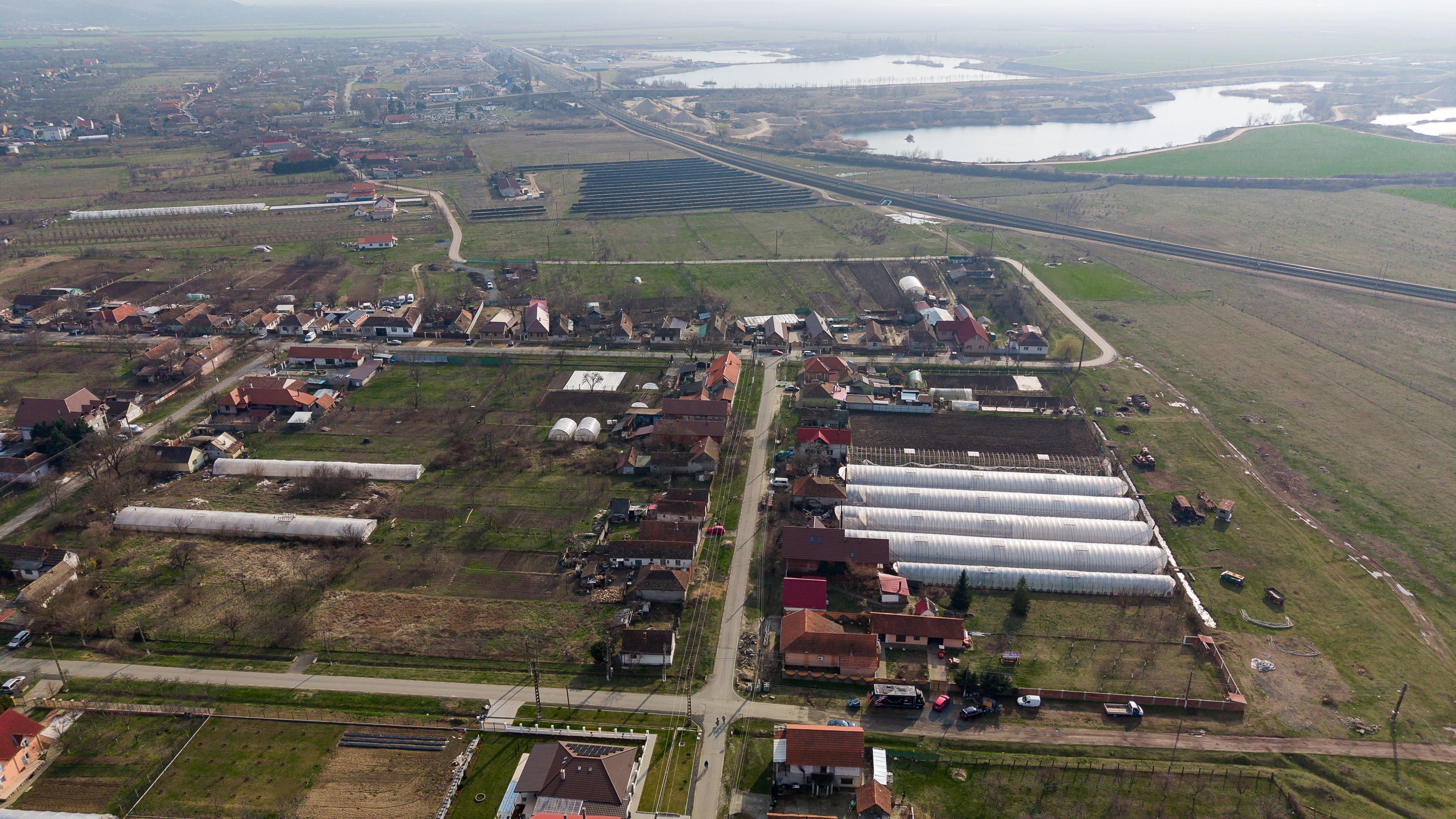 Teren 1.570 mp + casă din cărămidă–zonă liniștită - 10