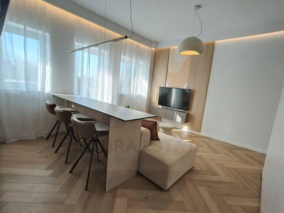 Apartament premium 3 camere 50 mp etaj parcare privata zona Turnisor - 2